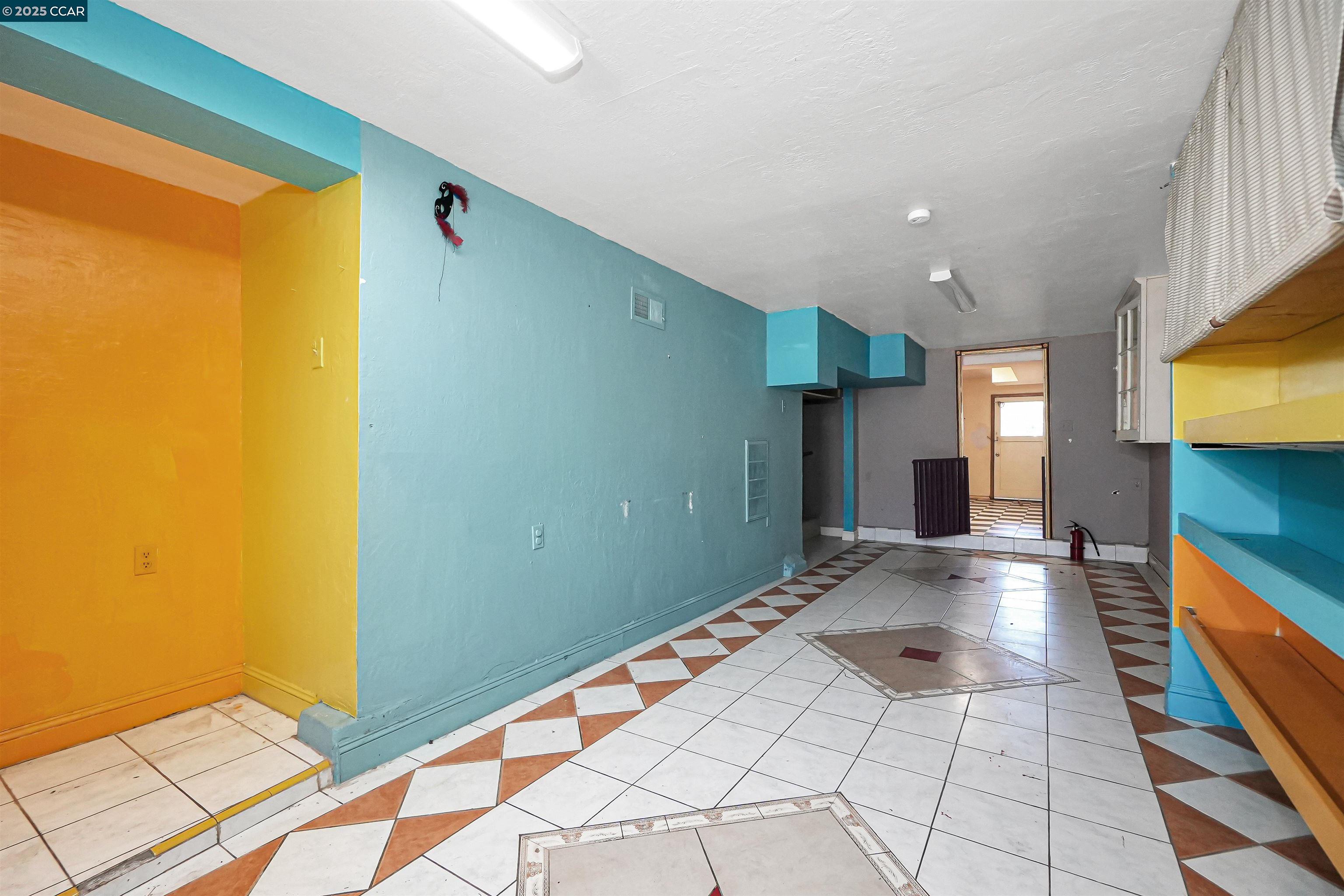 Detail Gallery Image 41 of 48 For 215 Thornton Ave, San Francisco,  CA 94124 - 4 Beds | 1/1 Baths