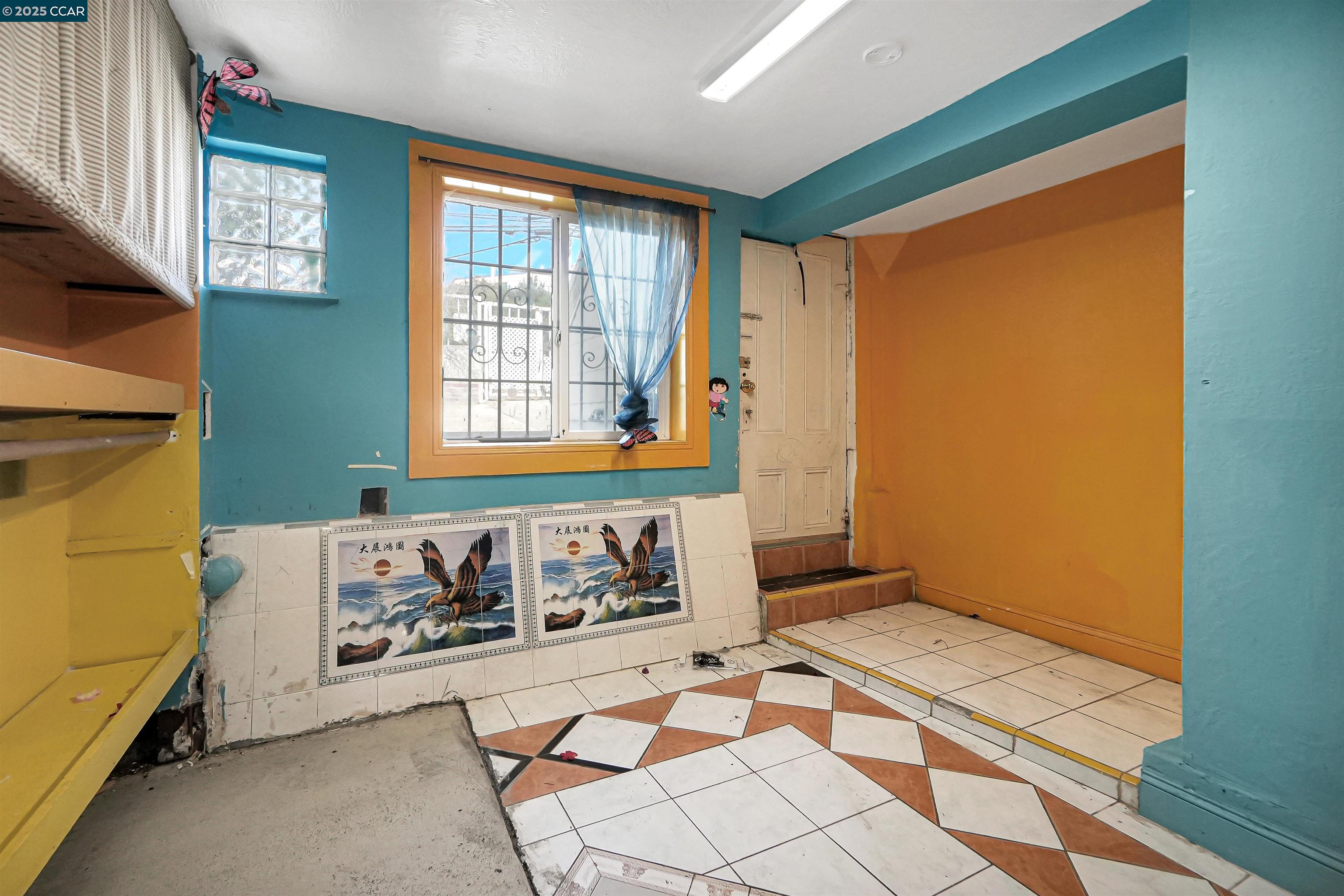 Detail Gallery Image 42 of 48 For 215 Thornton Ave, San Francisco,  CA 94124 - 4 Beds | 1/1 Baths
