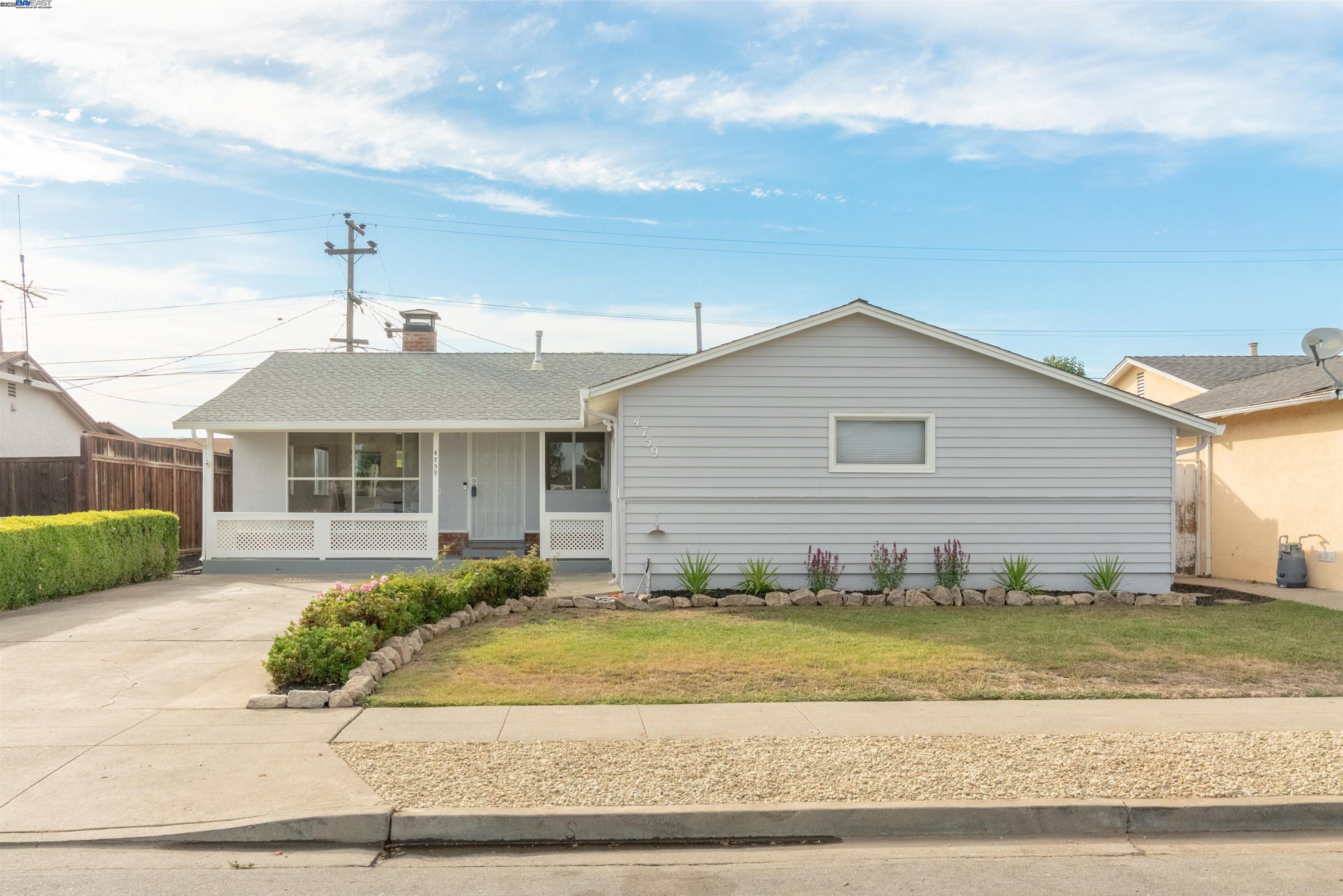 Detail Gallery Image 1 of 25 For 4759 Stevenson Blvd, Fremont,  CA 94538 - 3 Beds | 2 Baths