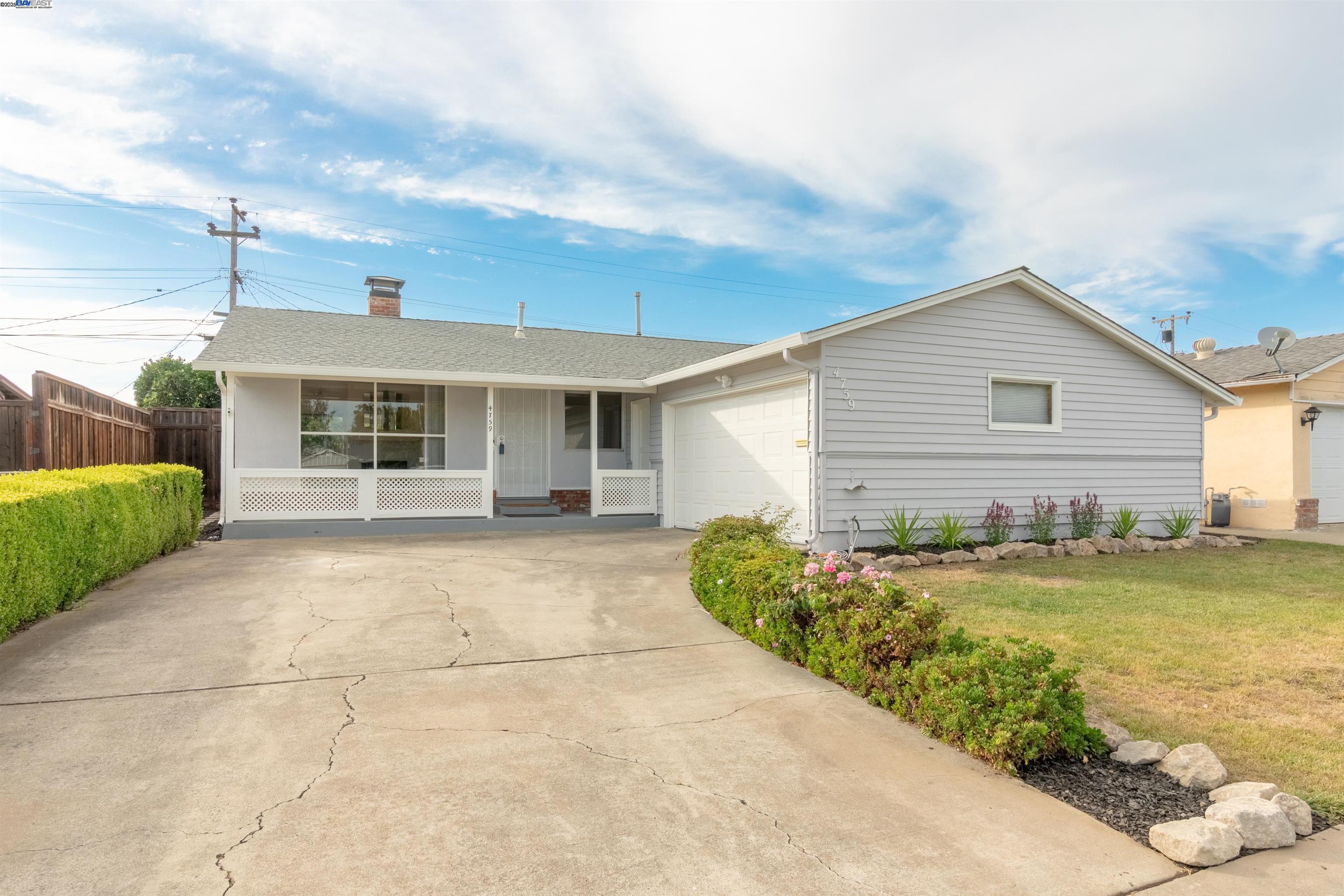 Detail Gallery Image 2 of 25 For 4759 Stevenson Blvd, Fremont,  CA 94538 - 3 Beds | 2 Baths