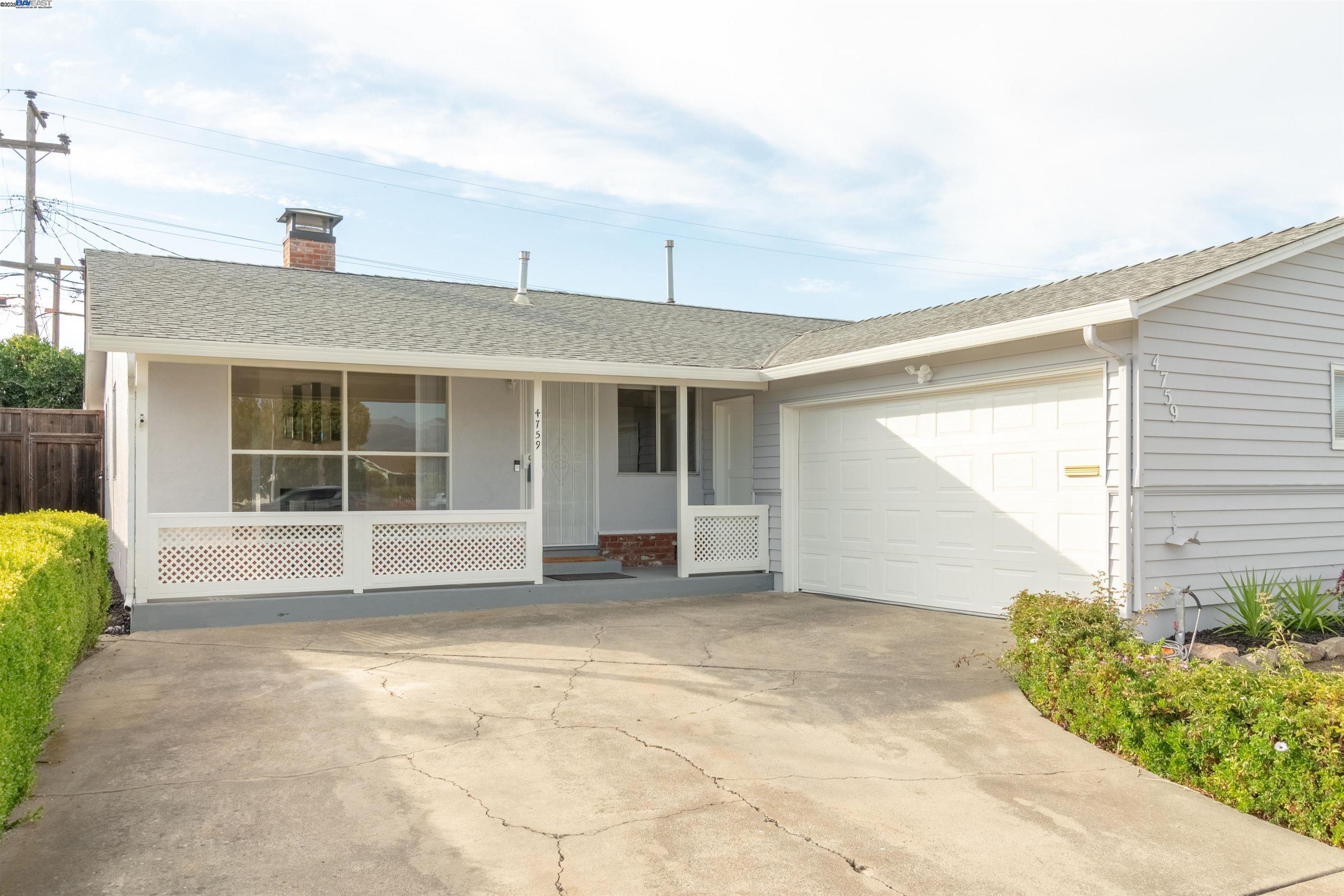 Detail Gallery Image 3 of 25 For 4759 Stevenson Blvd, Fremont,  CA 94538 - 3 Beds | 2 Baths