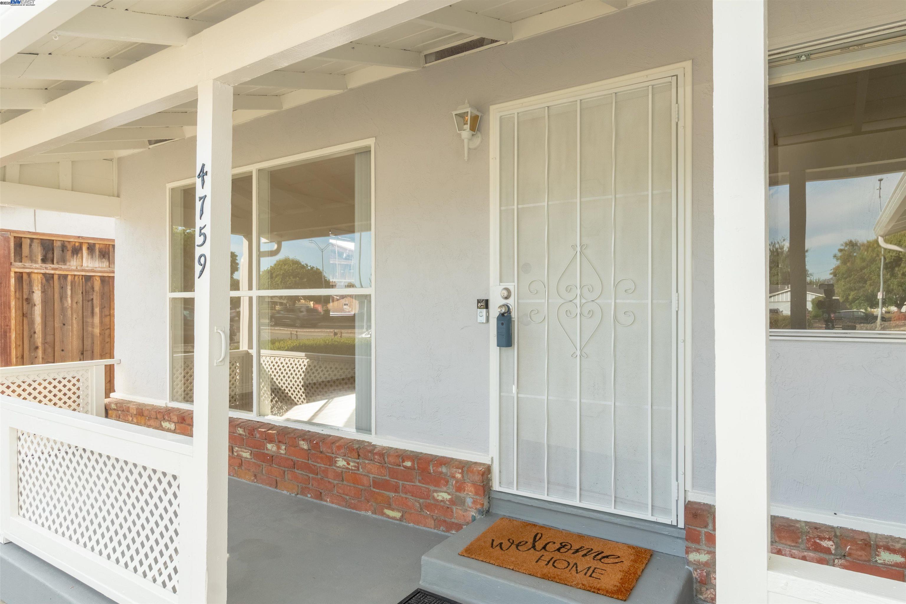 Detail Gallery Image 4 of 25 For 4759 Stevenson Blvd, Fremont,  CA 94538 - 3 Beds | 2 Baths