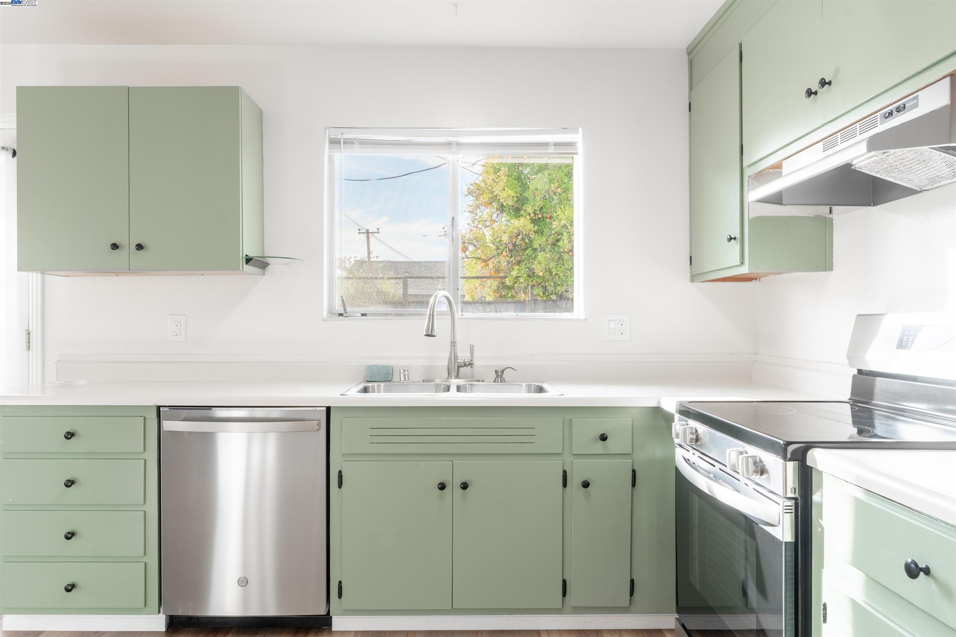 Detail Gallery Image 9 of 25 For 4759 Stevenson Blvd, Fremont,  CA 94538 - 3 Beds | 2 Baths