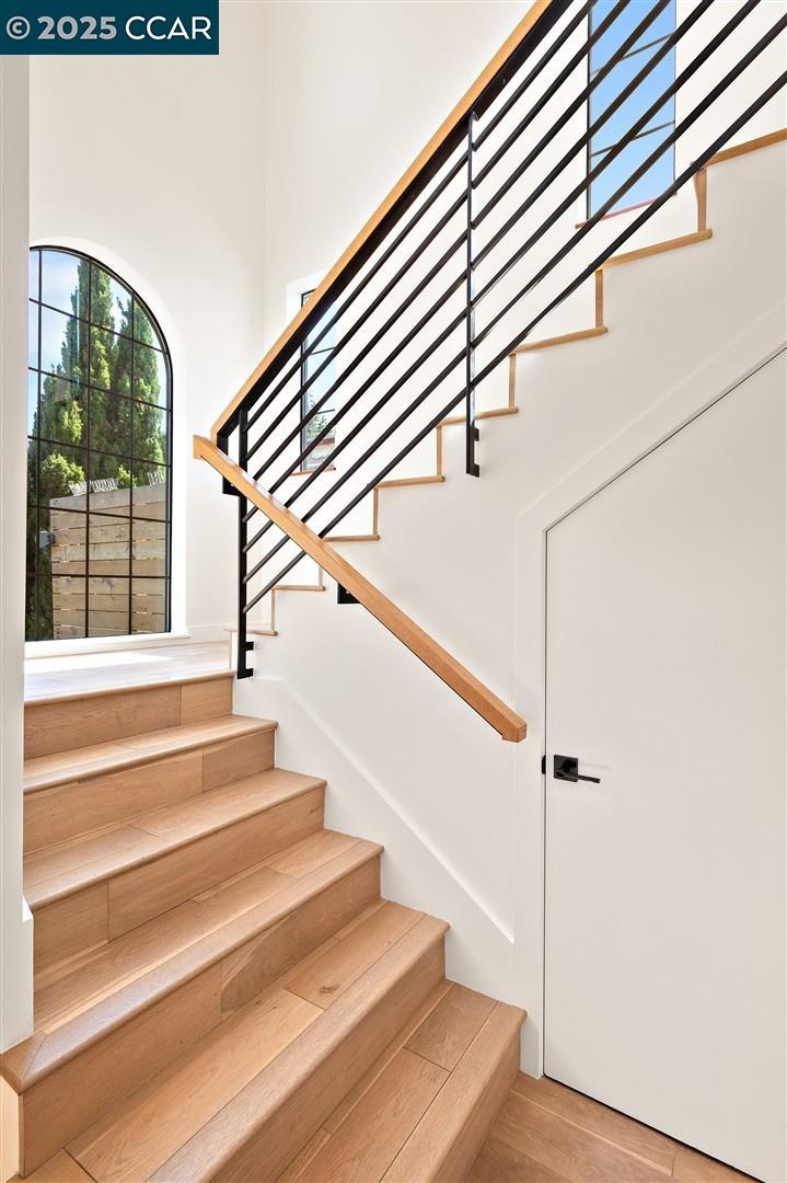 Detail Gallery Image 19 of 60 For 627 59th St, Oakland,  CA 94609 - – Beds | – Baths
