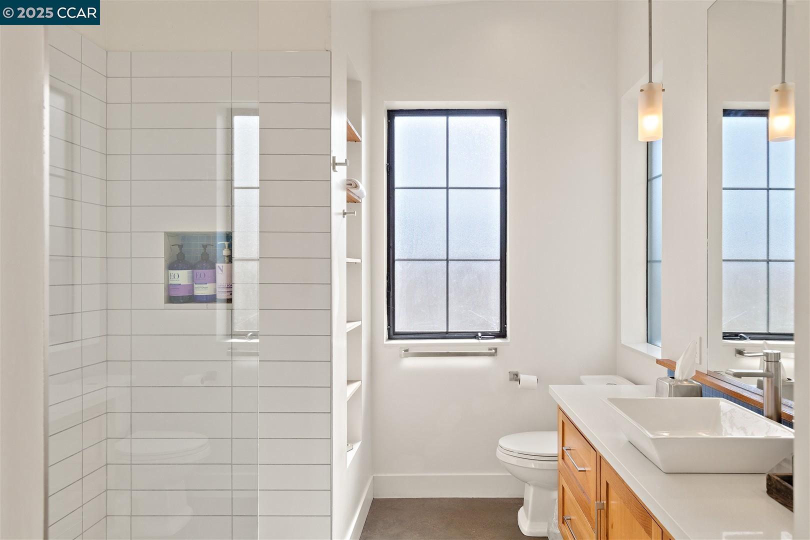 Detail Gallery Image 45 of 60 For 627 59th St, Oakland,  CA 94609 - – Beds | – Baths