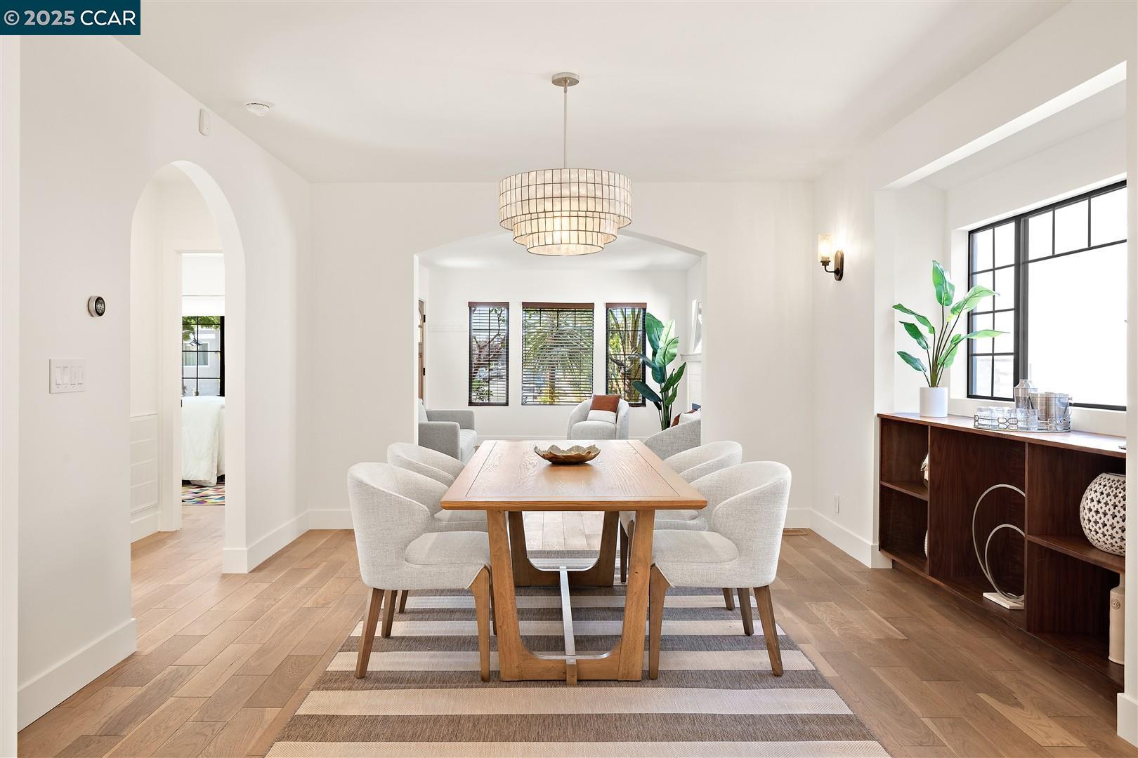 Detail Gallery Image 10 of 60 For 627 59th St, Oakland,  CA 94609 - – Beds | – Baths