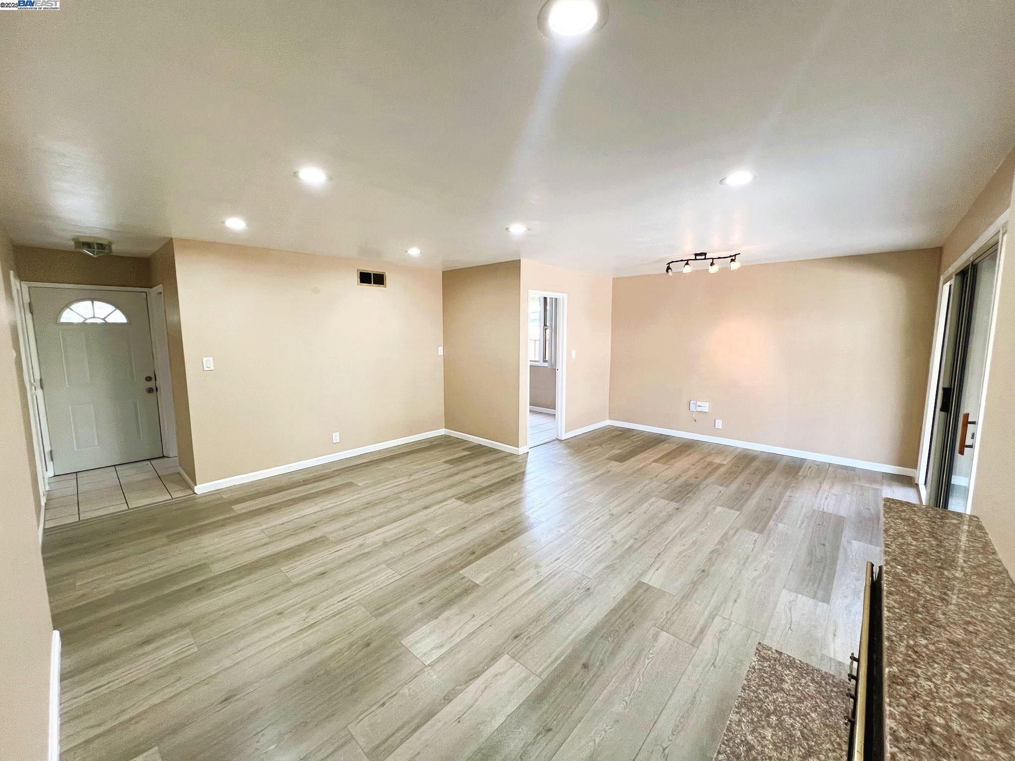 Detail Gallery Image 1 of 23 For 344 Rousseau St, Hayward,  CA 94544 - 3 Beds | 2 Baths