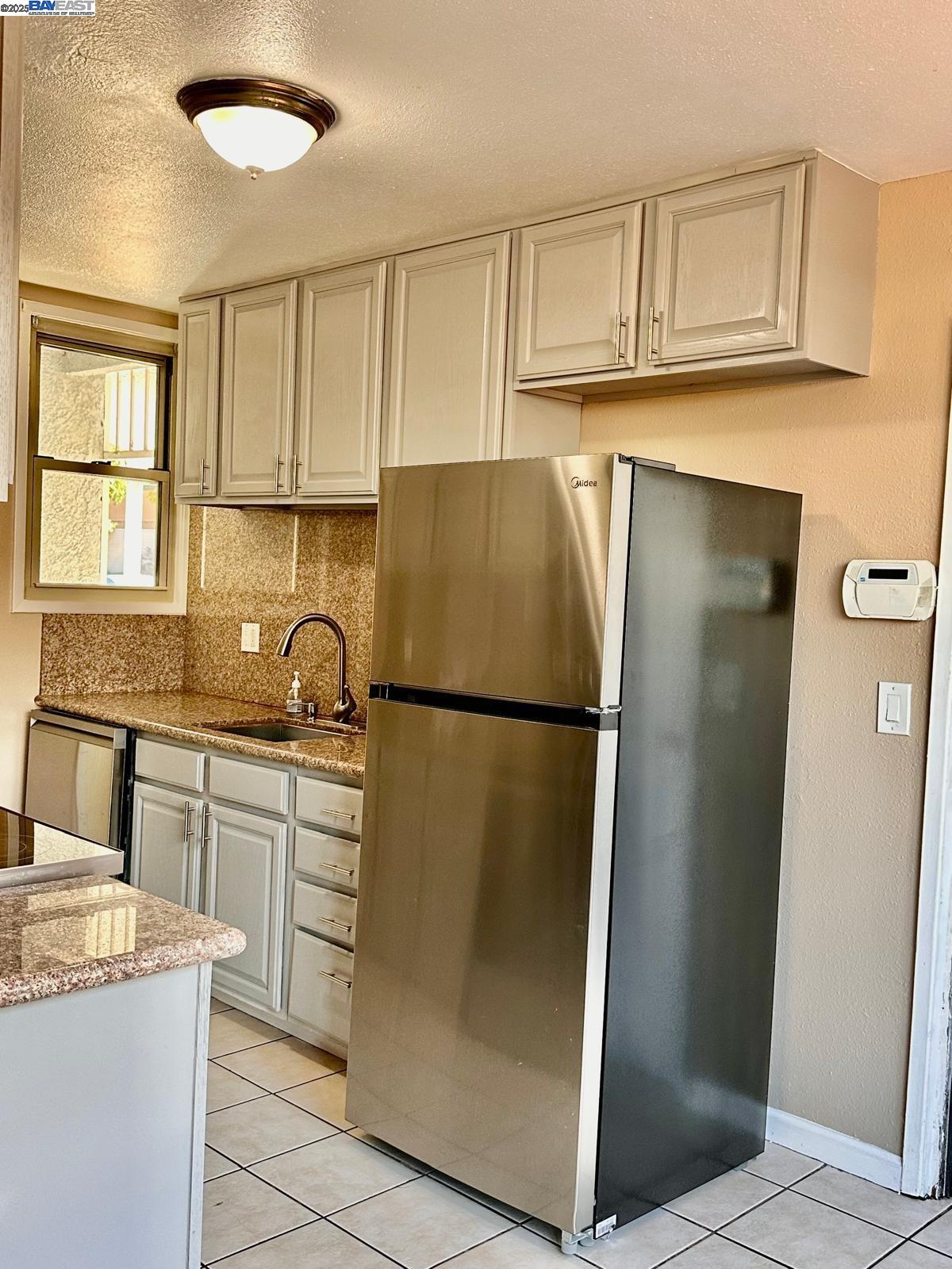 Detail Gallery Image 9 of 23 For 344 Rousseau St, Hayward,  CA 94544 - 3 Beds | 2 Baths