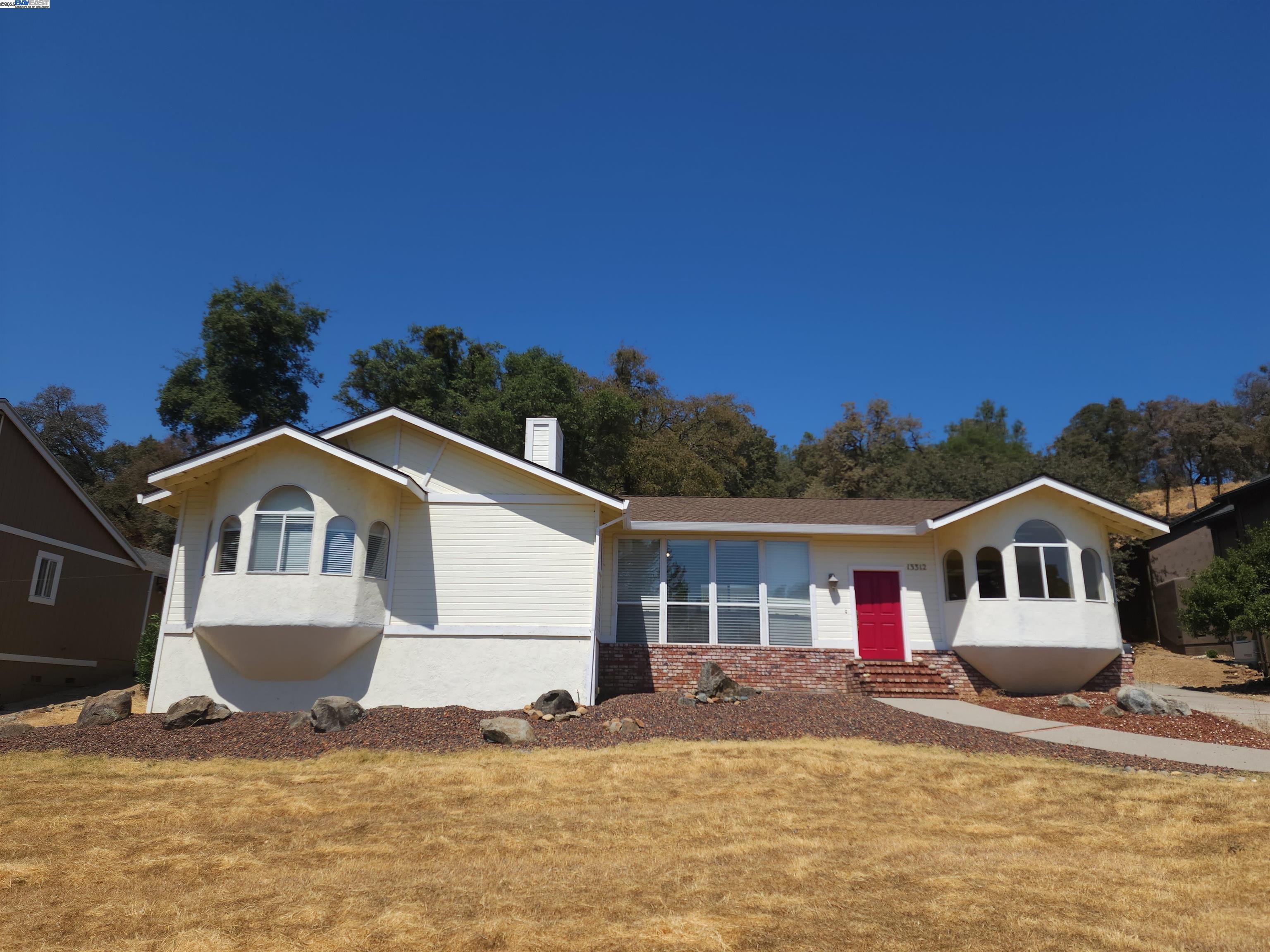 Detail Gallery Image 1 of 48 For 13312 Thistle Loop, Penn Valley,  CA 95946-9146 - 4 Beds | 2/1 Baths