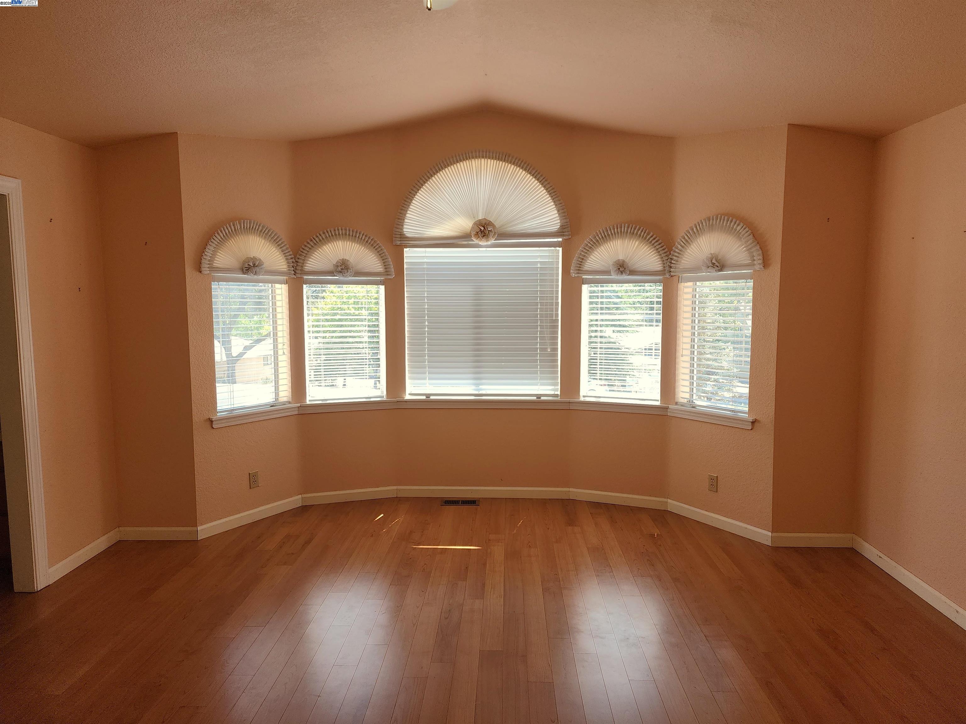 Detail Gallery Image 29 of 48 For 13312 Thistle Loop, Penn Valley,  CA 95946-9146 - 4 Beds | 2/1 Baths