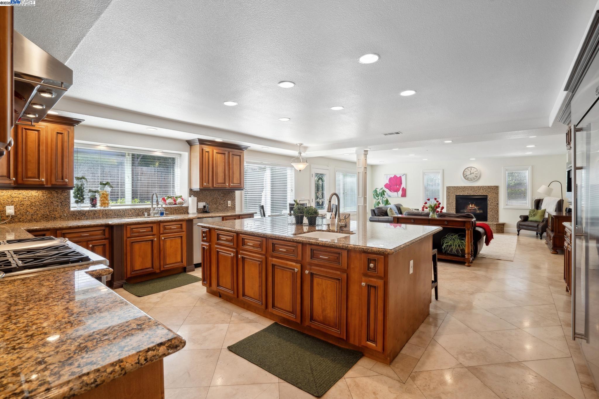 Detail Gallery Image 12 of 58 For 367 Mt Washington Way, Clayton,  CA 94517 - 4 Beds | 4 Baths