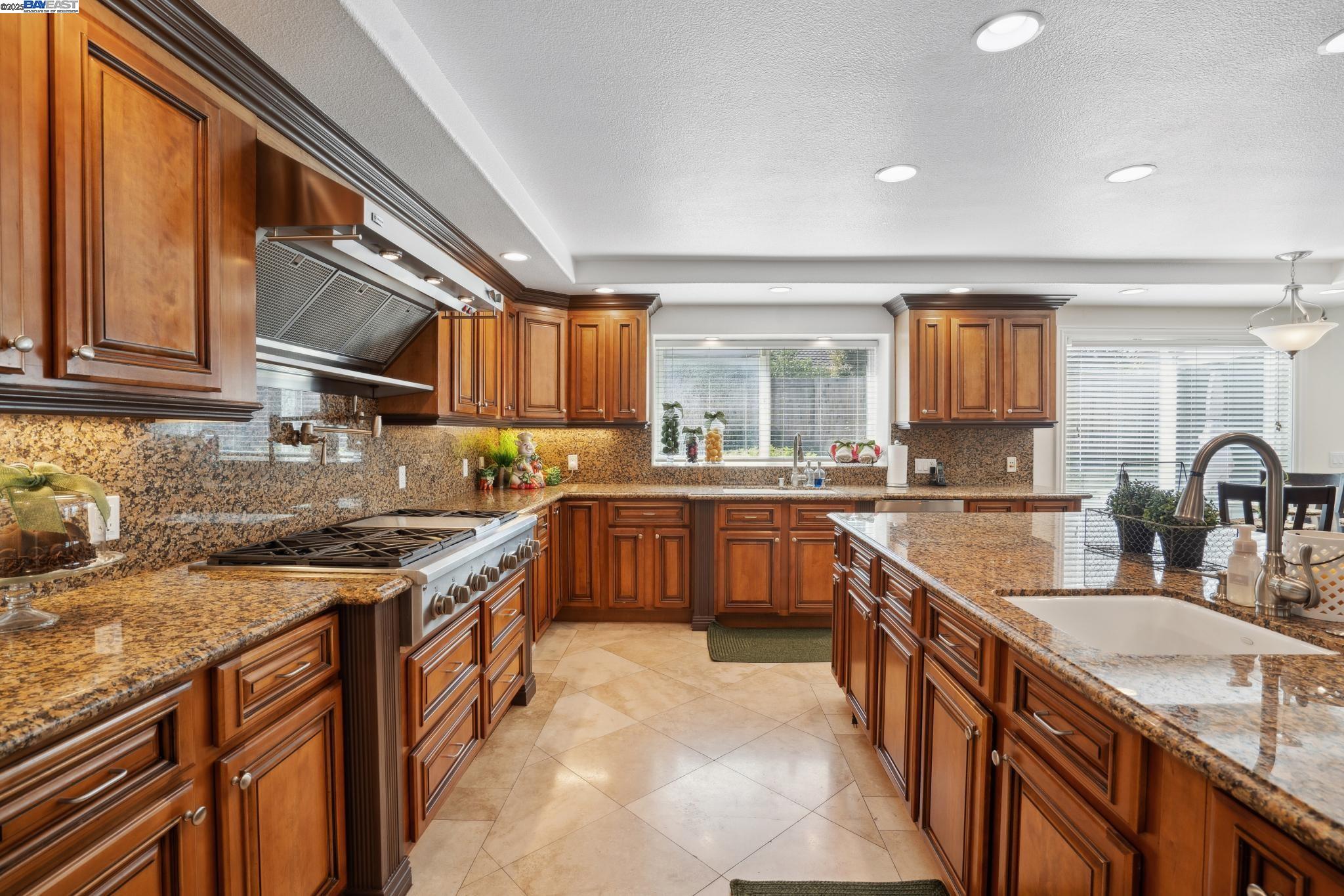 Detail Gallery Image 13 of 58 For 367 Mt Washington Way, Clayton,  CA 94517 - 4 Beds | 4 Baths