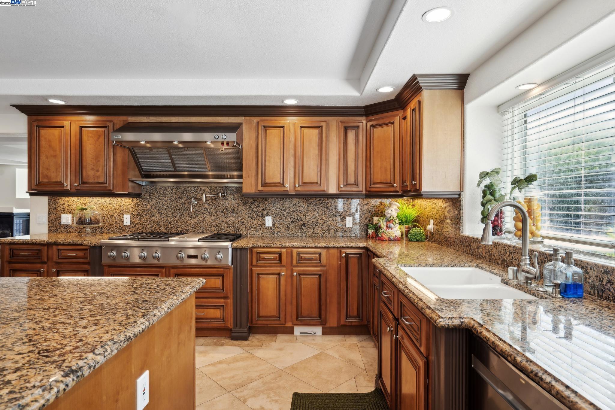 Detail Gallery Image 15 of 58 For 367 Mt Washington Way, Clayton,  CA 94517 - 4 Beds | 4 Baths