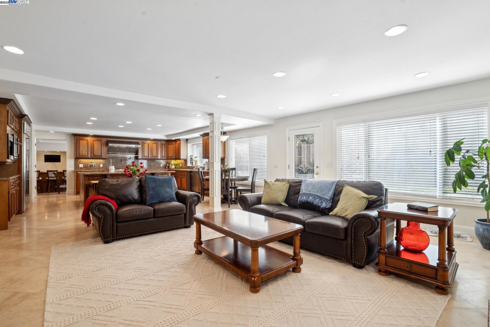 Detail Gallery Image 17 of 58 For 367 Mt Washington Way, Clayton,  CA 94517 - 4 Beds | 4 Baths