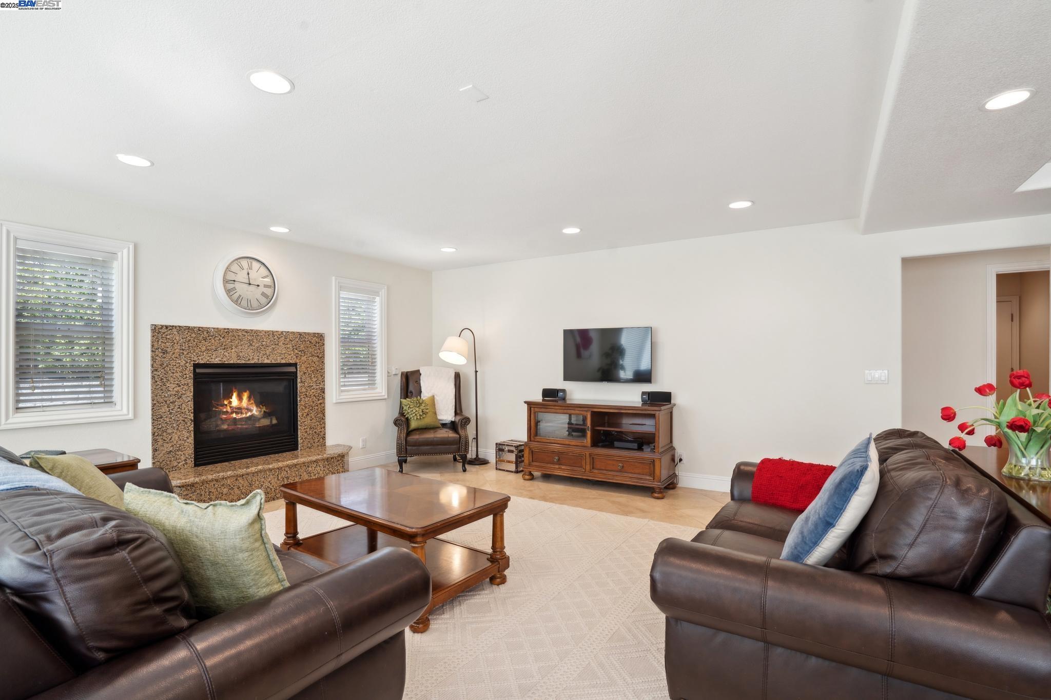 Detail Gallery Image 18 of 58 For 367 Mt Washington Way, Clayton,  CA 94517 - 4 Beds | 4 Baths