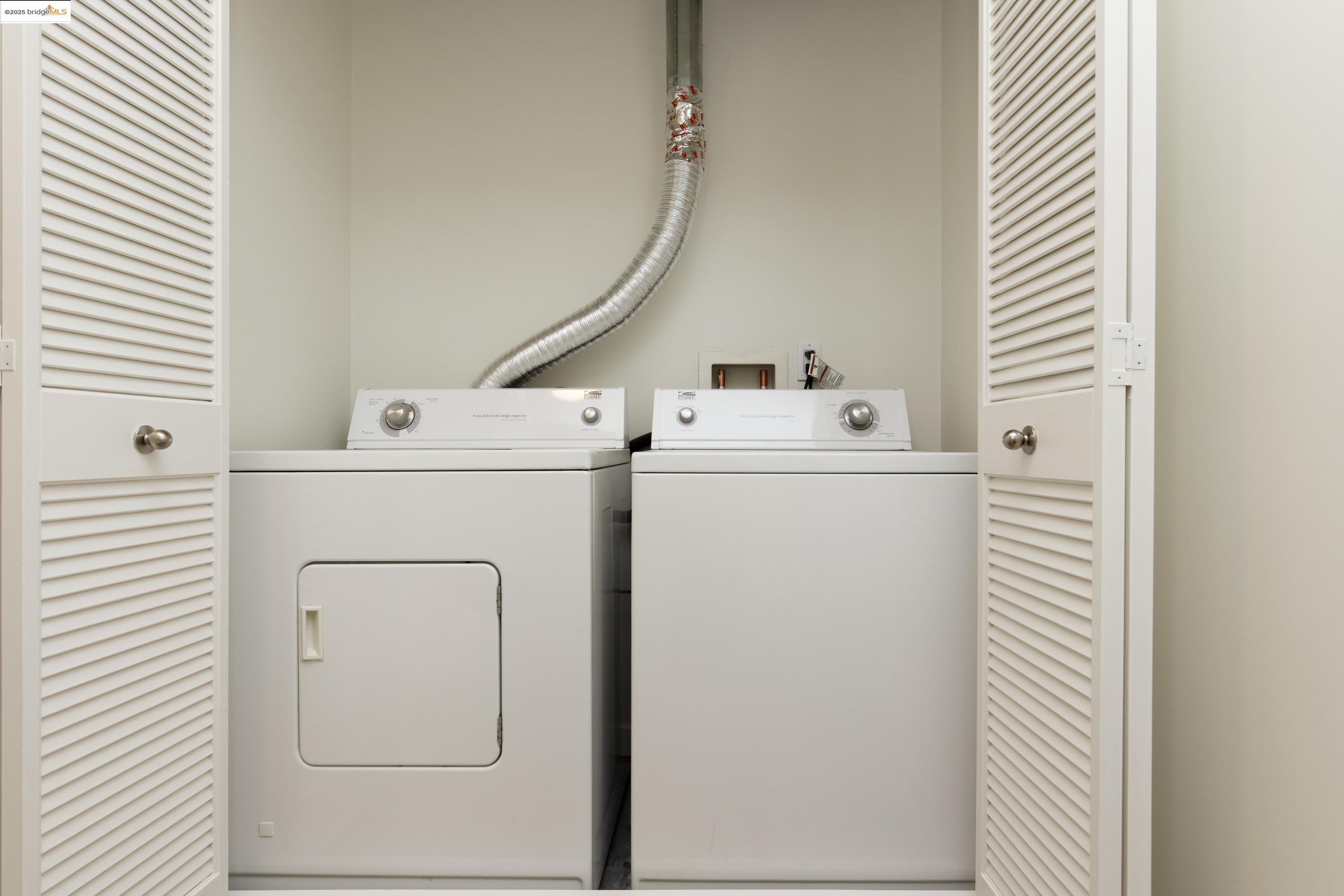 Detail Gallery Image 28 of 38 For 1565 32nd Street #4,  Oakland,  CA 94608 - 3 Beds | 3 Baths