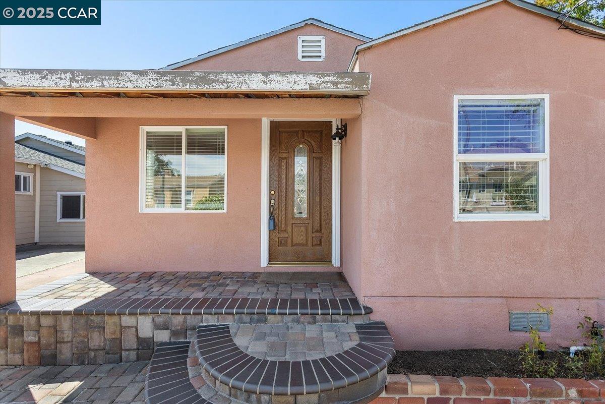 Detail Gallery Image 1 of 1 For 1707 Oriole Ave, San Leandro,  CA 94578 - 2 Beds | 1 Baths