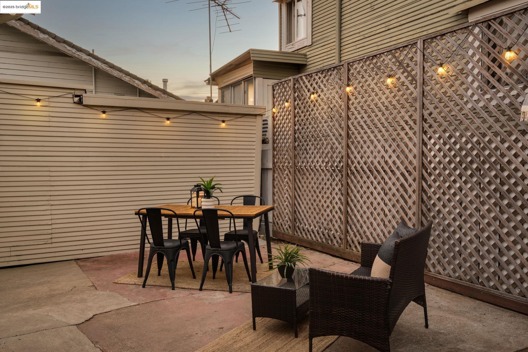 Detail Gallery Image 18 of 39 For 3661 Loma Vista, Oakland,  CA 94619 - 2 Beds | 1 Baths