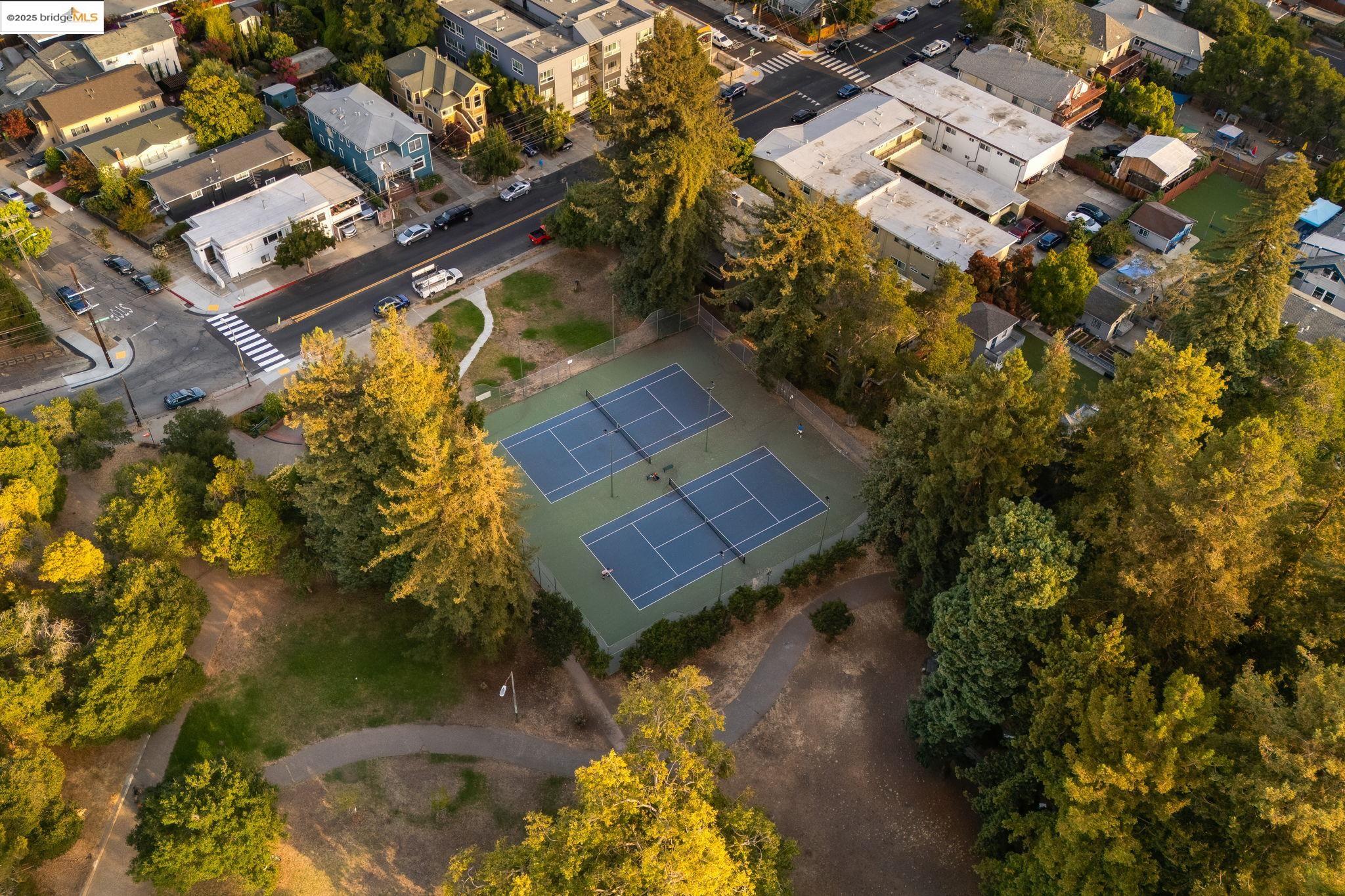 Detail Gallery Image 34 of 39 For 3661 Loma Vista, Oakland,  CA 94619 - 2 Beds | 1 Baths