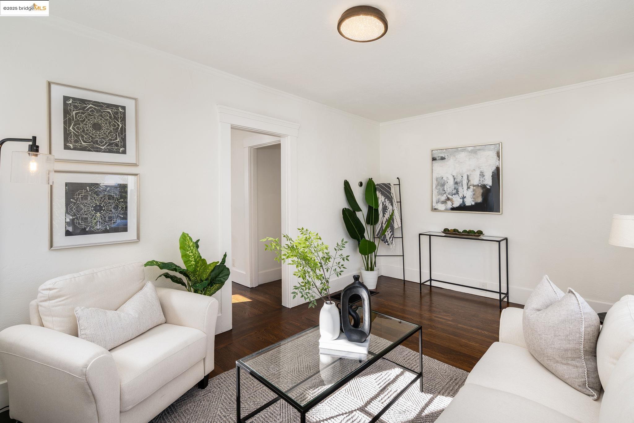 Detail Gallery Image 5 of 39 For 3661 Loma Vista, Oakland,  CA 94619 - 2 Beds | 1 Baths