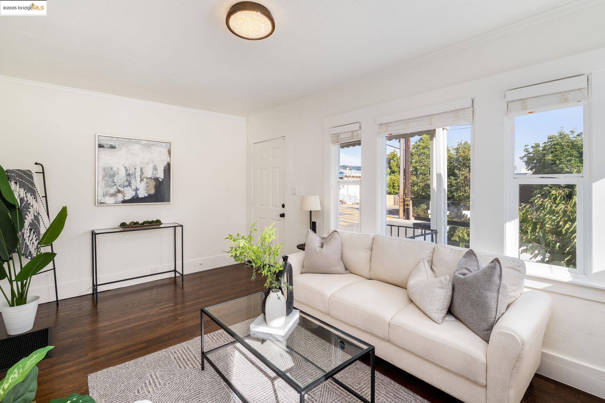 Detail Gallery Image 8 of 39 For 3661 Loma Vista, Oakland,  CA 94619 - 2 Beds | 1 Baths