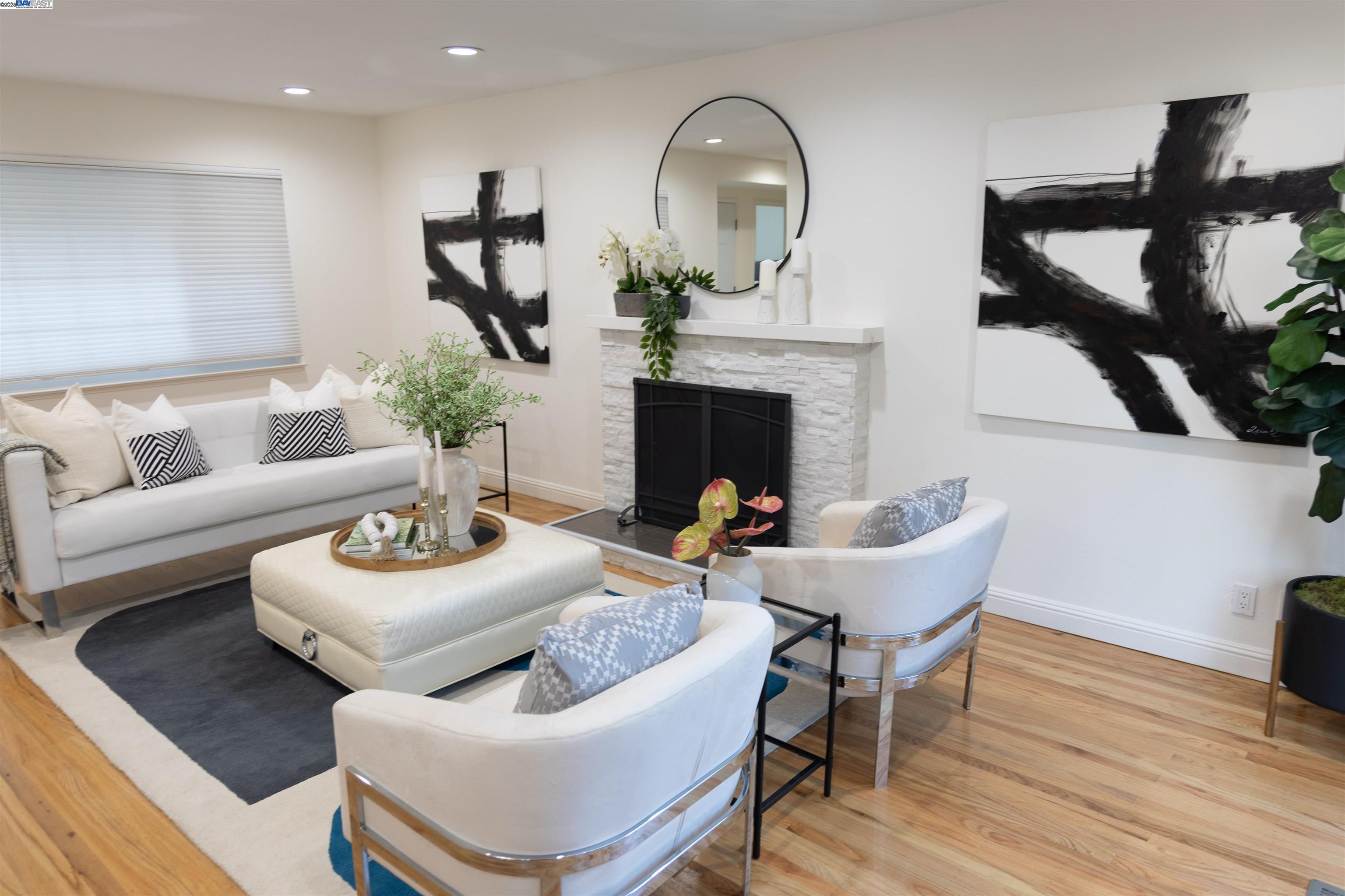 Detail Gallery Image 2 of 17 For 1019 Lenor Way, San Jose,  CA 95128 - 5 Beds | 2/1 Baths