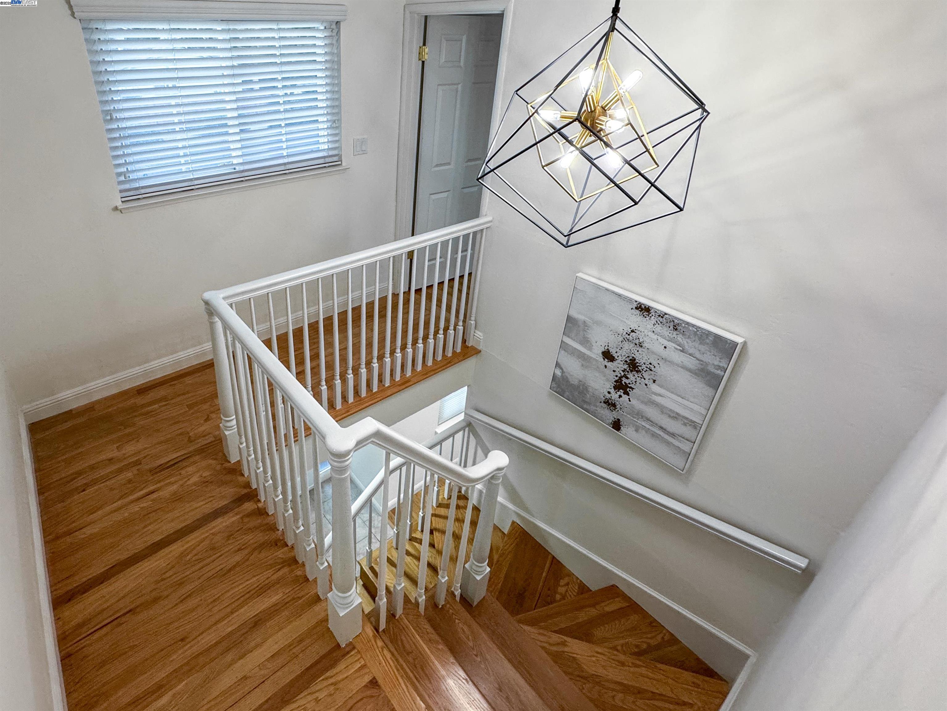 Detail Gallery Image 8 of 17 For 1019 Lenor Way, San Jose,  CA 95128 - 5 Beds | 2/1 Baths