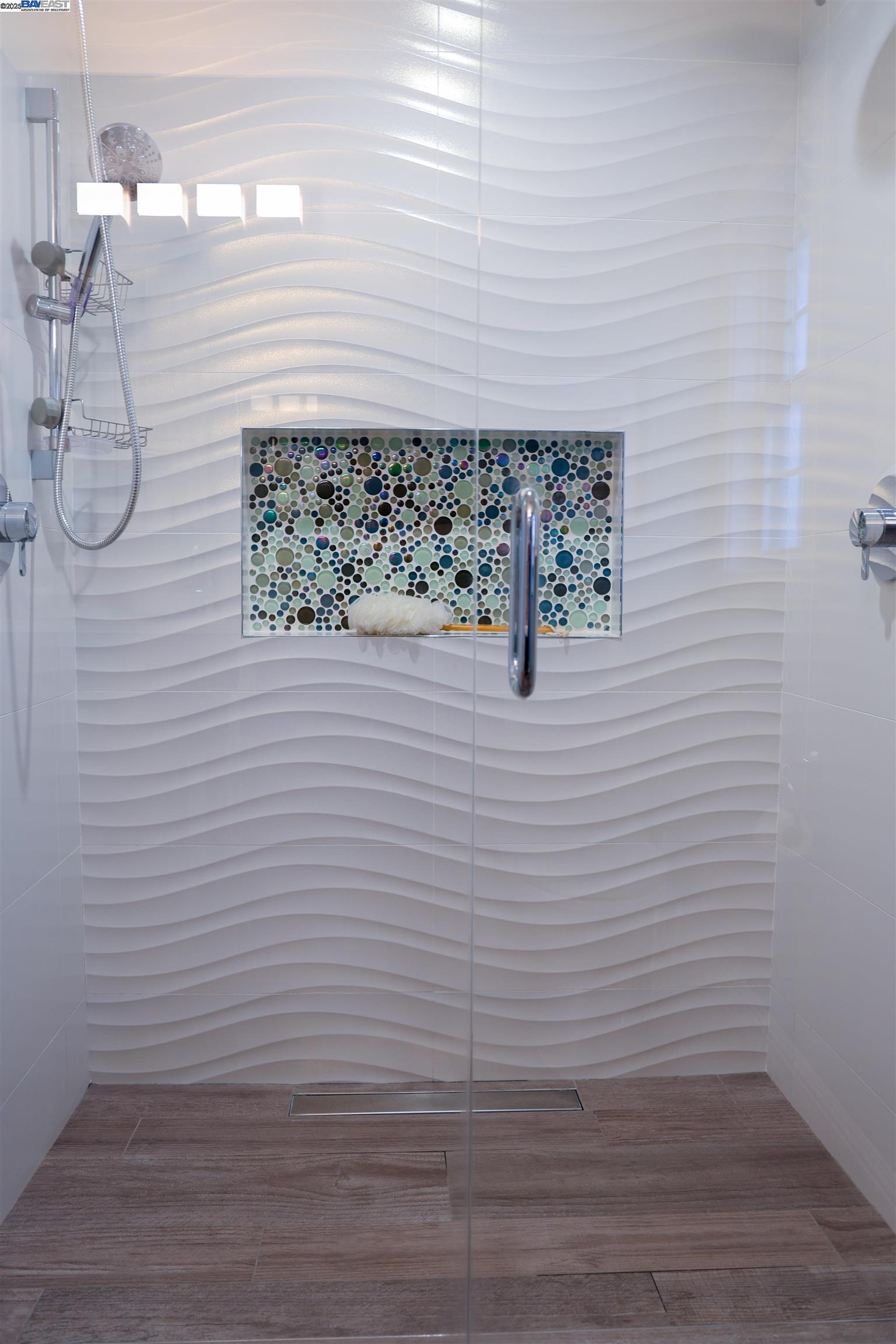 Detail Gallery Image 10 of 17 For 1019 Lenor Way, San Jose,  CA 95128 - 5 Beds | 2/1 Baths