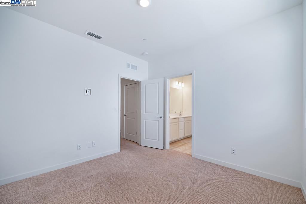 Detail Gallery Image 23 of 40 For 2816 Earthened Walk, Sacramento,  CA 95833 - 3 Beds | 3 Baths