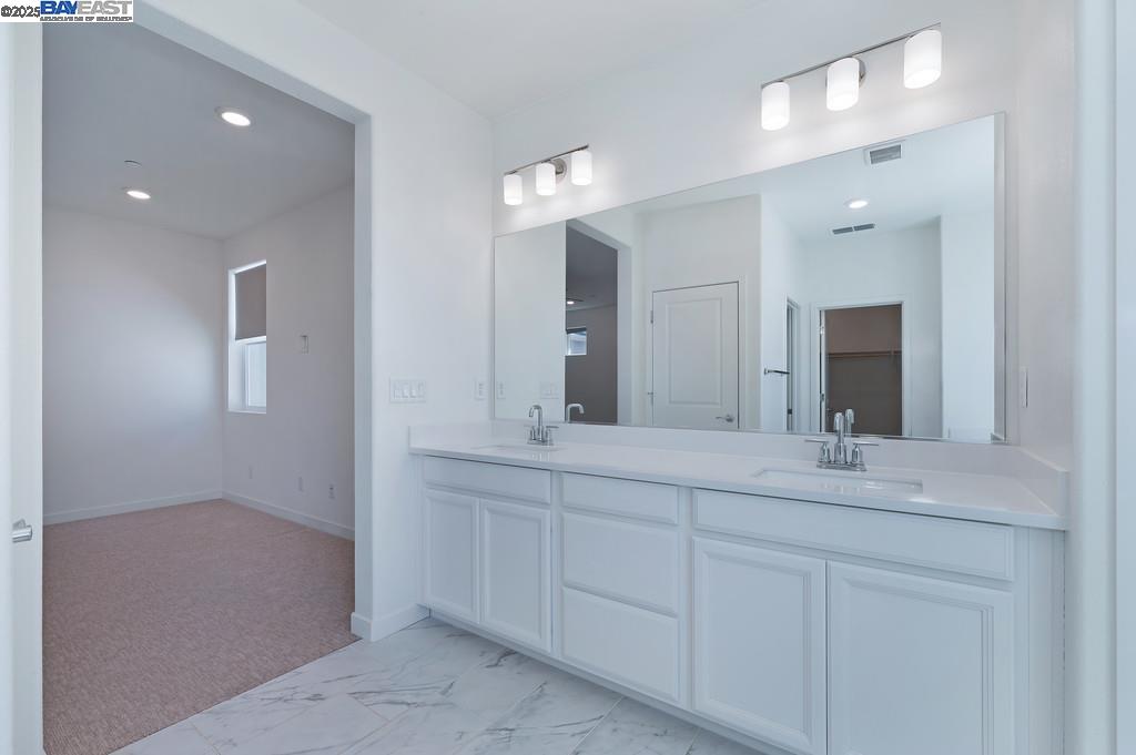 Detail Gallery Image 32 of 40 For 2816 Earthened Walk, Sacramento,  CA 95833 - 3 Beds | 3 Baths