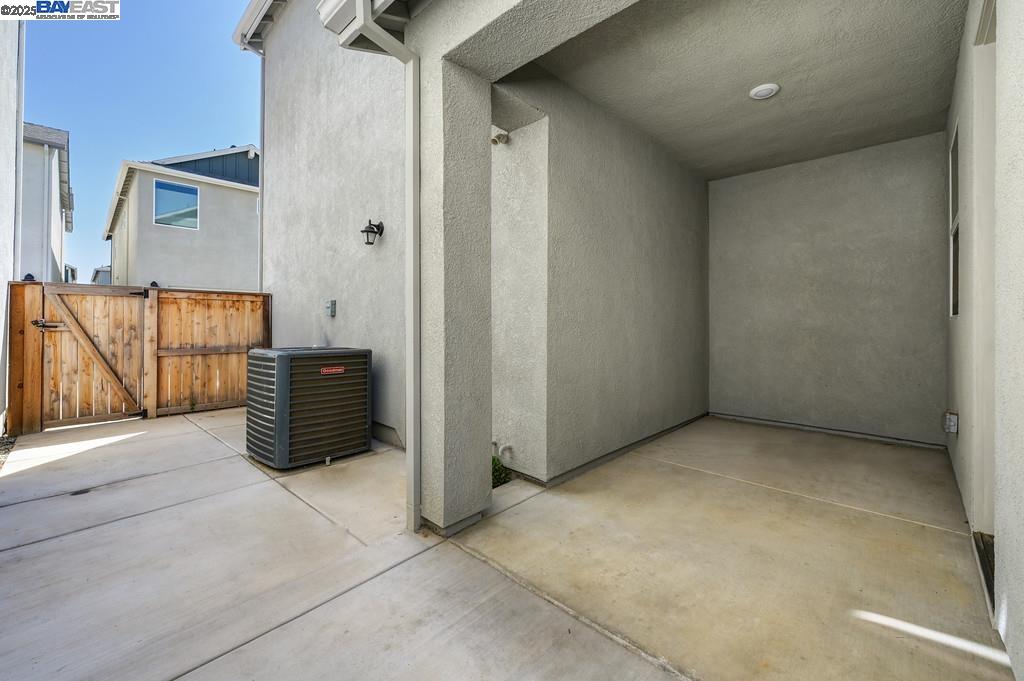 Detail Gallery Image 35 of 40 For 2816 Earthened Walk, Sacramento,  CA 95833 - 3 Beds | 3 Baths
