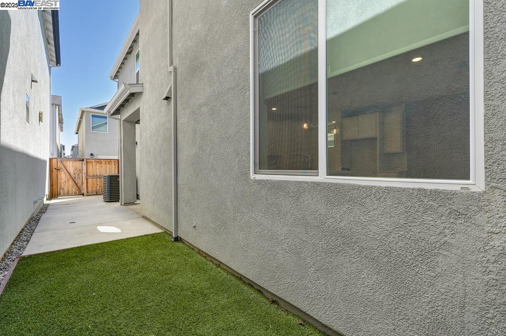 Detail Gallery Image 37 of 40 For 2816 Earthened Walk, Sacramento,  CA 95833 - 3 Beds | 3 Baths