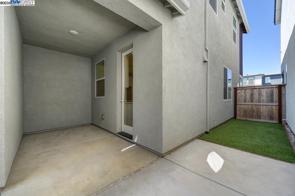 Detail Gallery Image 39 of 40 For 2816 Earthened Walk, Sacramento,  CA 95833 - 3 Beds | 3 Baths