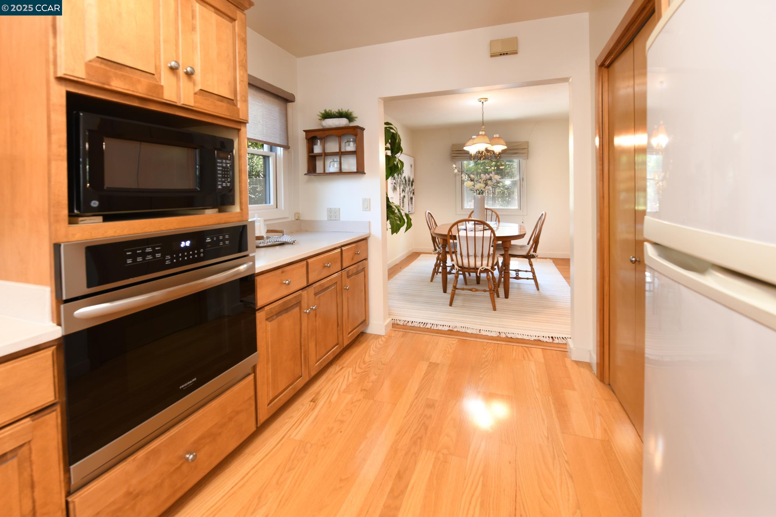 Detail Gallery Image 8 of 60 For 2128 San Miguel Dr, Walnut Creek,  CA 94596 - 4 Beds | 2 Baths