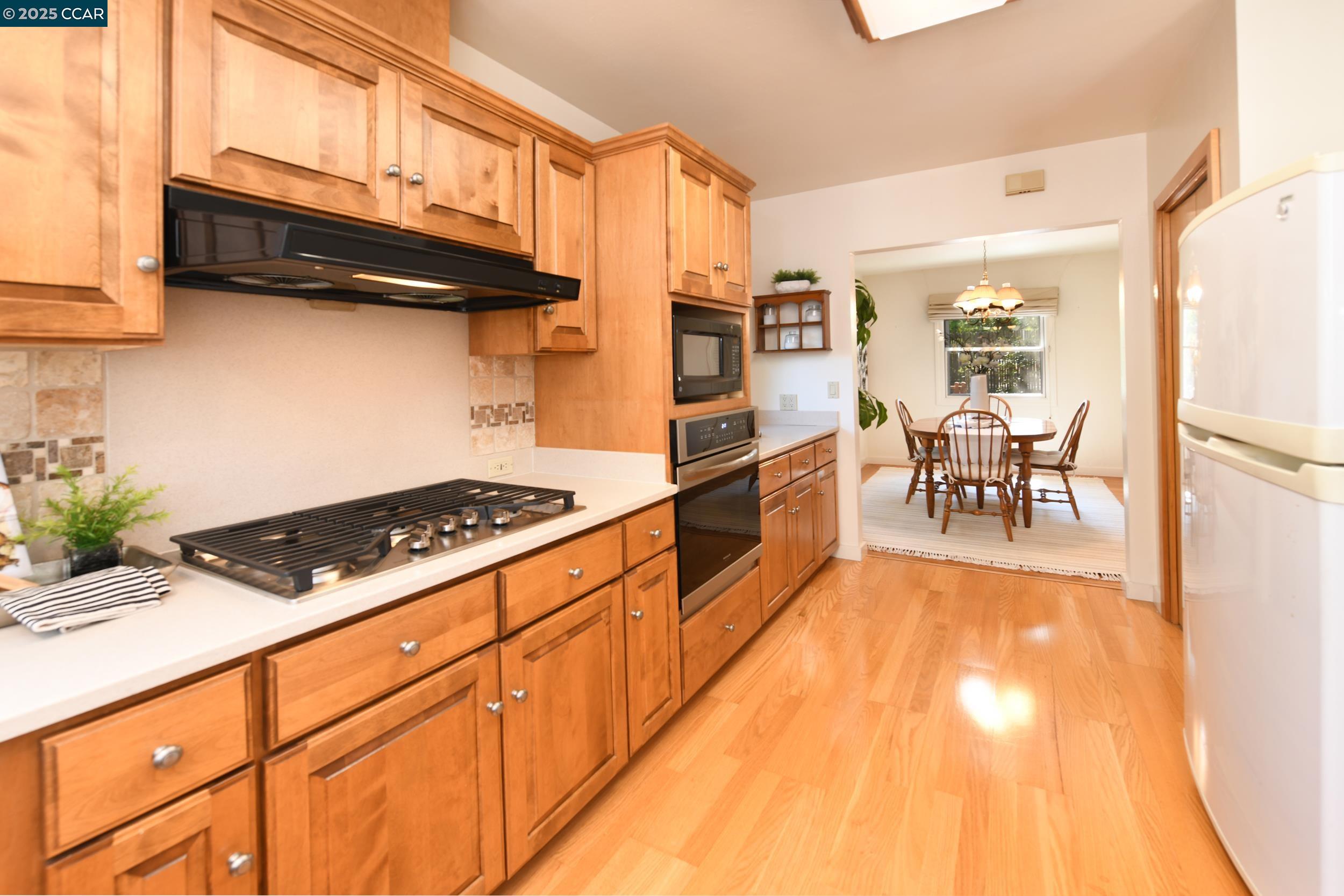 Detail Gallery Image 9 of 60 For 2128 San Miguel Dr, Walnut Creek,  CA 94596 - 4 Beds | 2 Baths