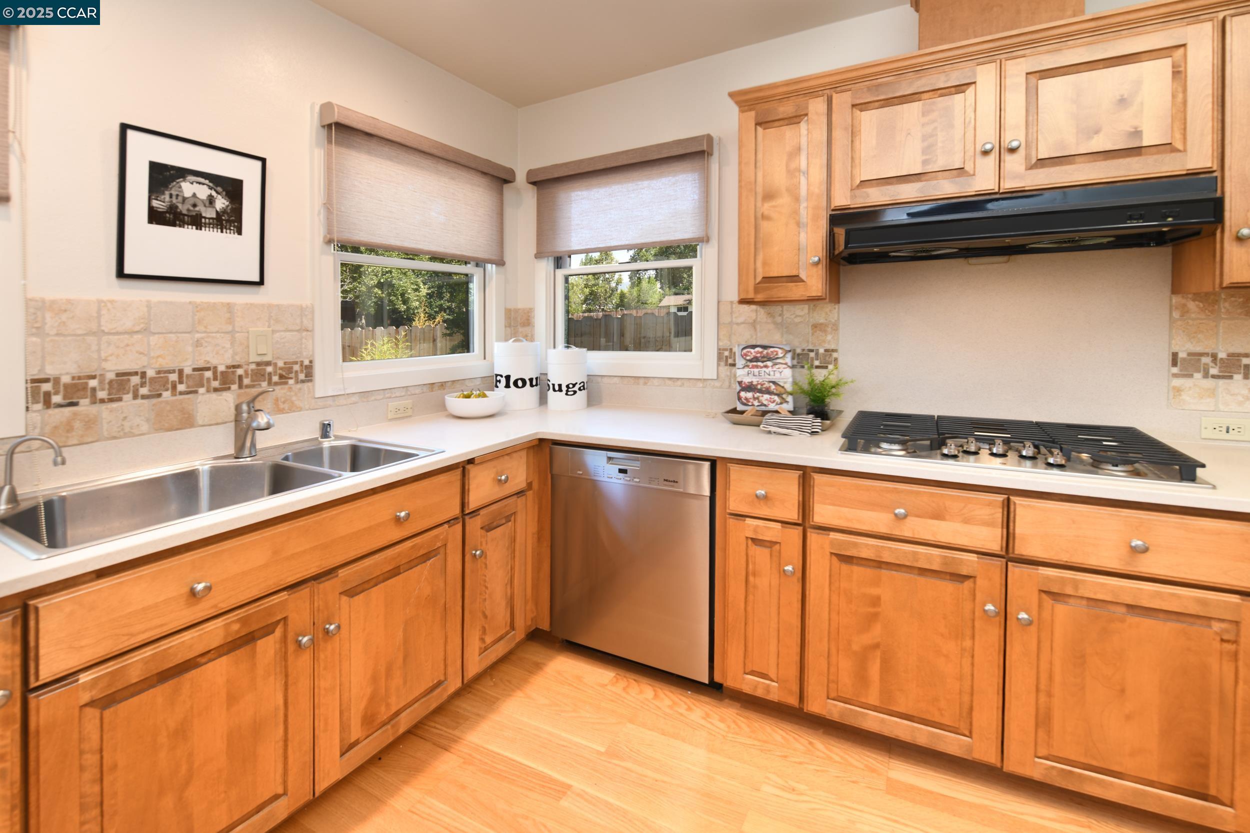 Detail Gallery Image 10 of 60 For 2128 San Miguel Dr, Walnut Creek,  CA 94596 - 4 Beds | 2 Baths