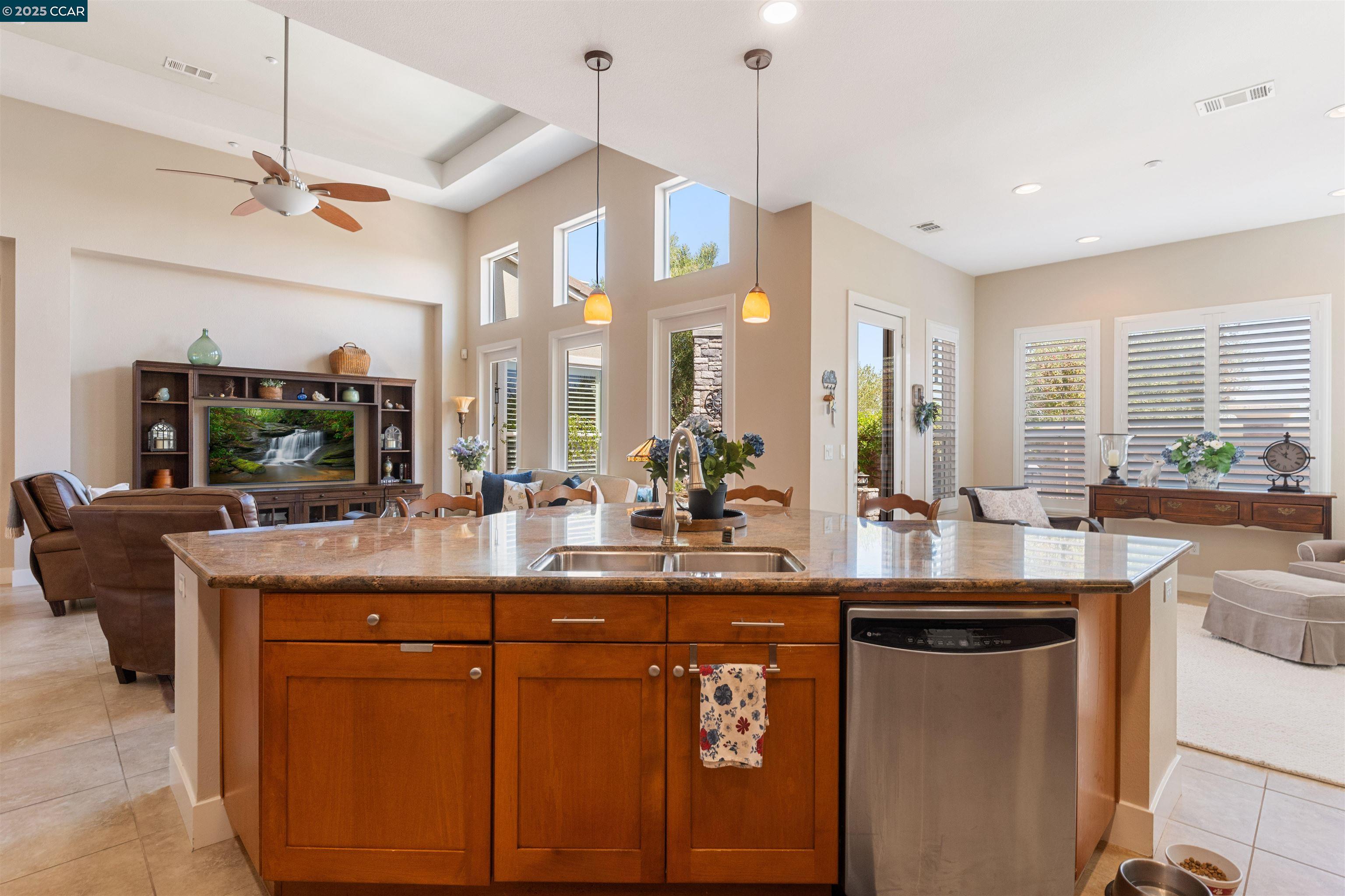 Detail Gallery Image 11 of 60 For 1643 Gamay Lane, Brentwood,  CA 94513 - 2 Beds | 2/1 Baths