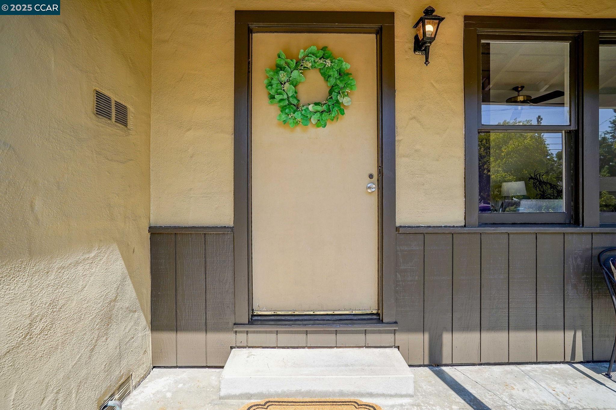 Detail Gallery Image 3 of 20 For 1942 Jacqueline Way, Concord,  CA 94519-1718 - 3 Beds | 1 Baths
