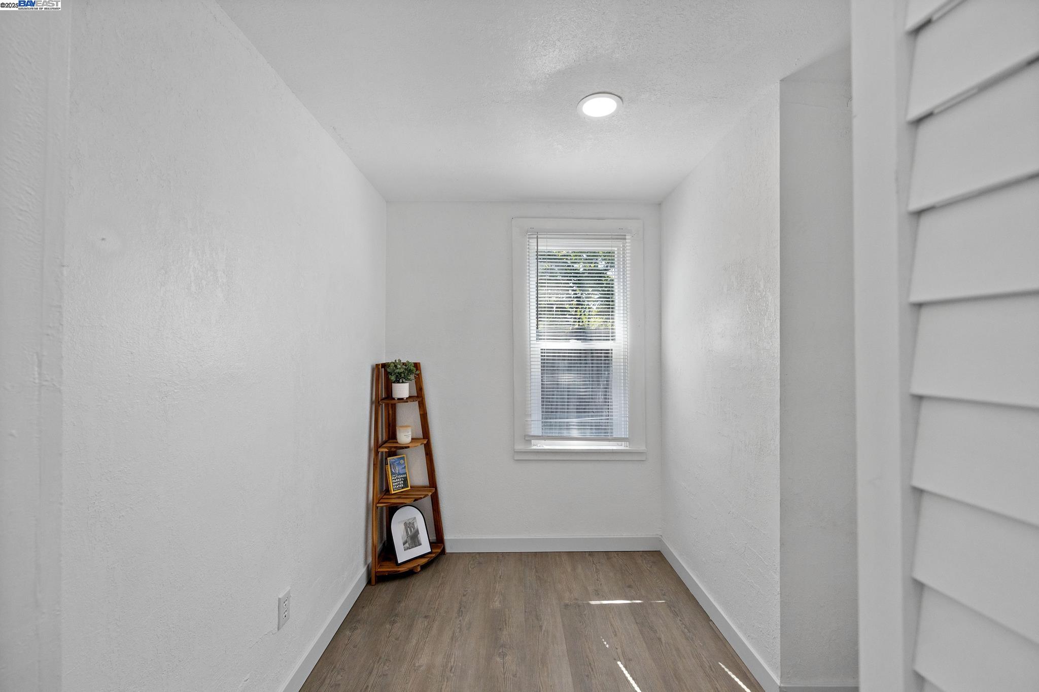 Detail Gallery Image 13 of 29 For 1385 Palm Ave, Martinez,  CA 94553 - 2 Beds | 1 Baths