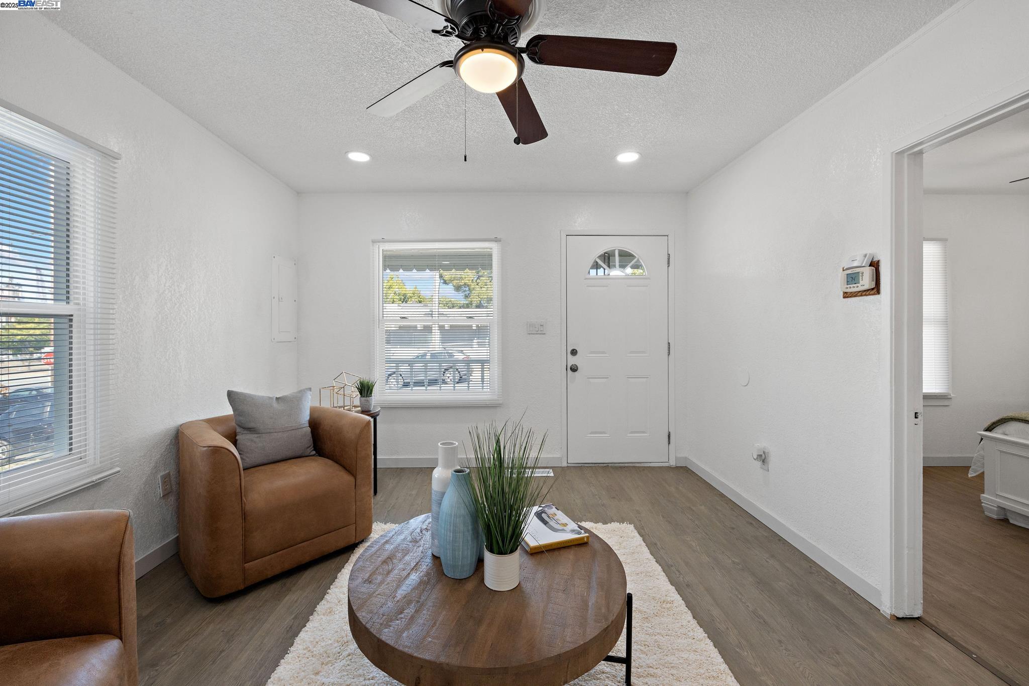 Detail Gallery Image 15 of 29 For 1385 Palm Ave, Martinez,  CA 94553 - 2 Beds | 1 Baths