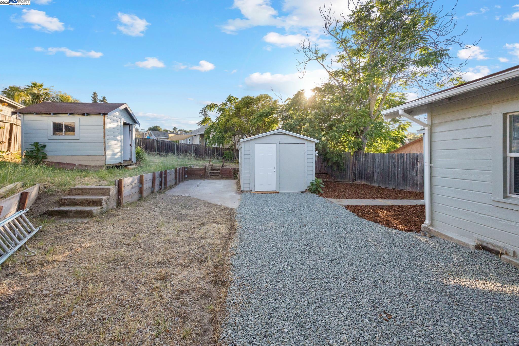 Detail Gallery Image 17 of 29 For 1385 Palm Ave, Martinez,  CA 94553 - 2 Beds | 1 Baths