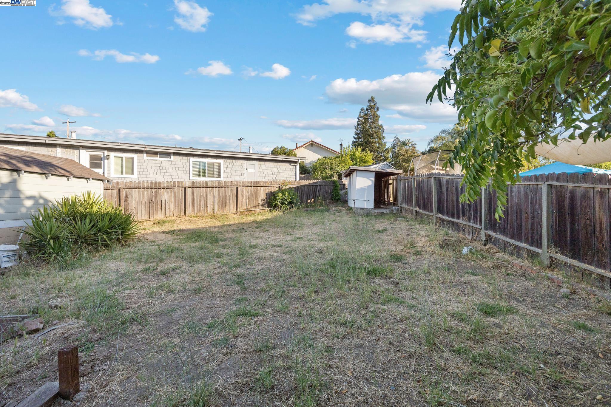 Detail Gallery Image 22 of 29 For 1385 Palm Ave, Martinez,  CA 94553 - 2 Beds | 1 Baths