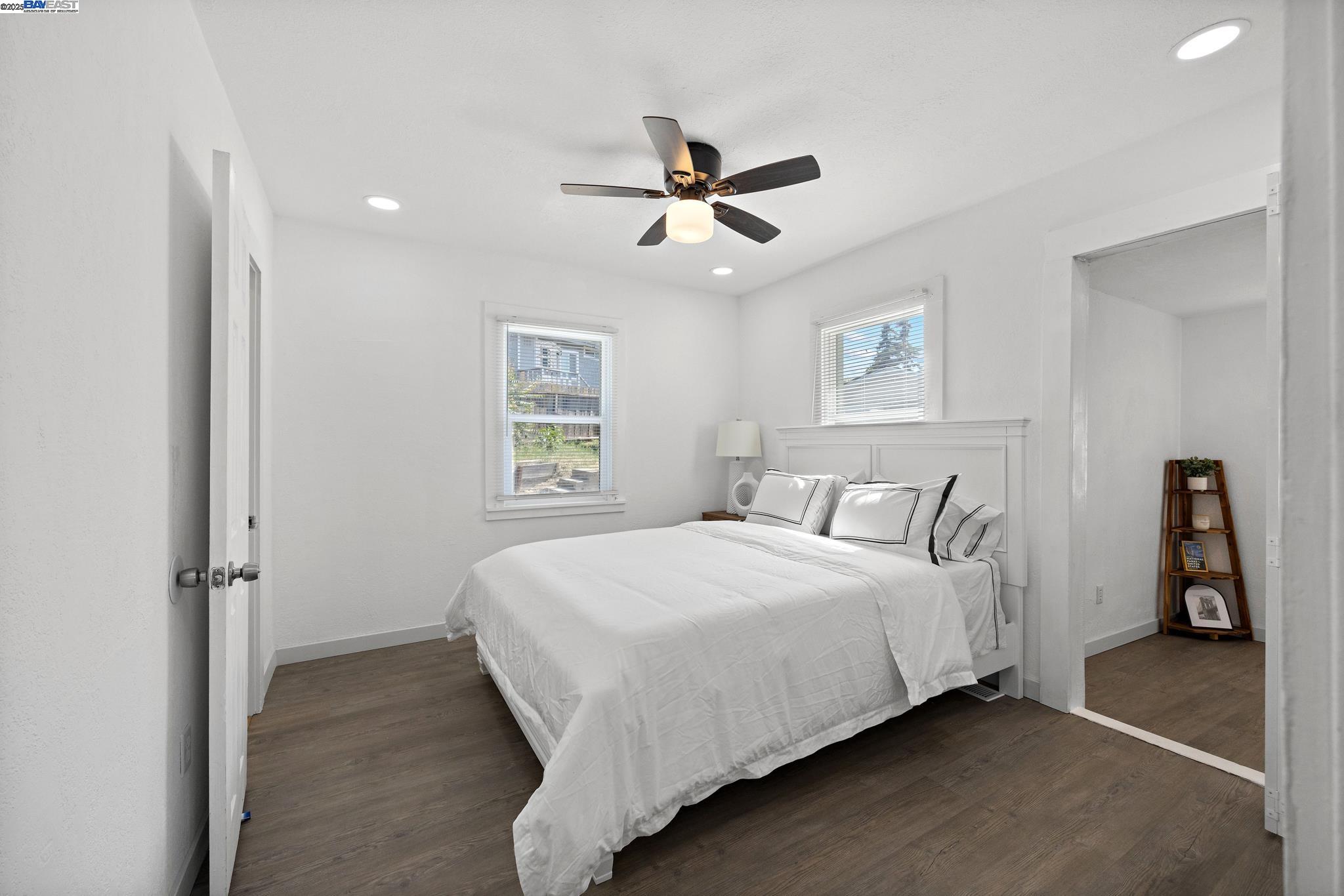 Detail Gallery Image 8 of 29 For 1385 Palm Ave, Martinez,  CA 94553 - 2 Beds | 1 Baths