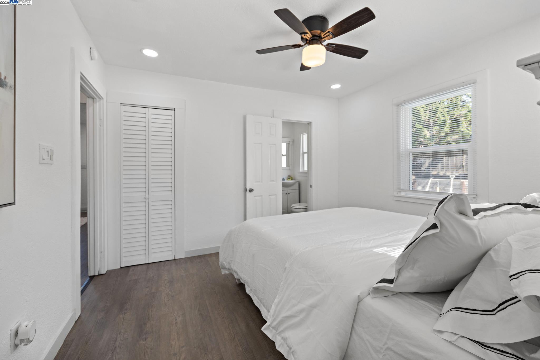 Detail Gallery Image 9 of 29 For 1385 Palm Ave, Martinez,  CA 94553 - 2 Beds | 1 Baths