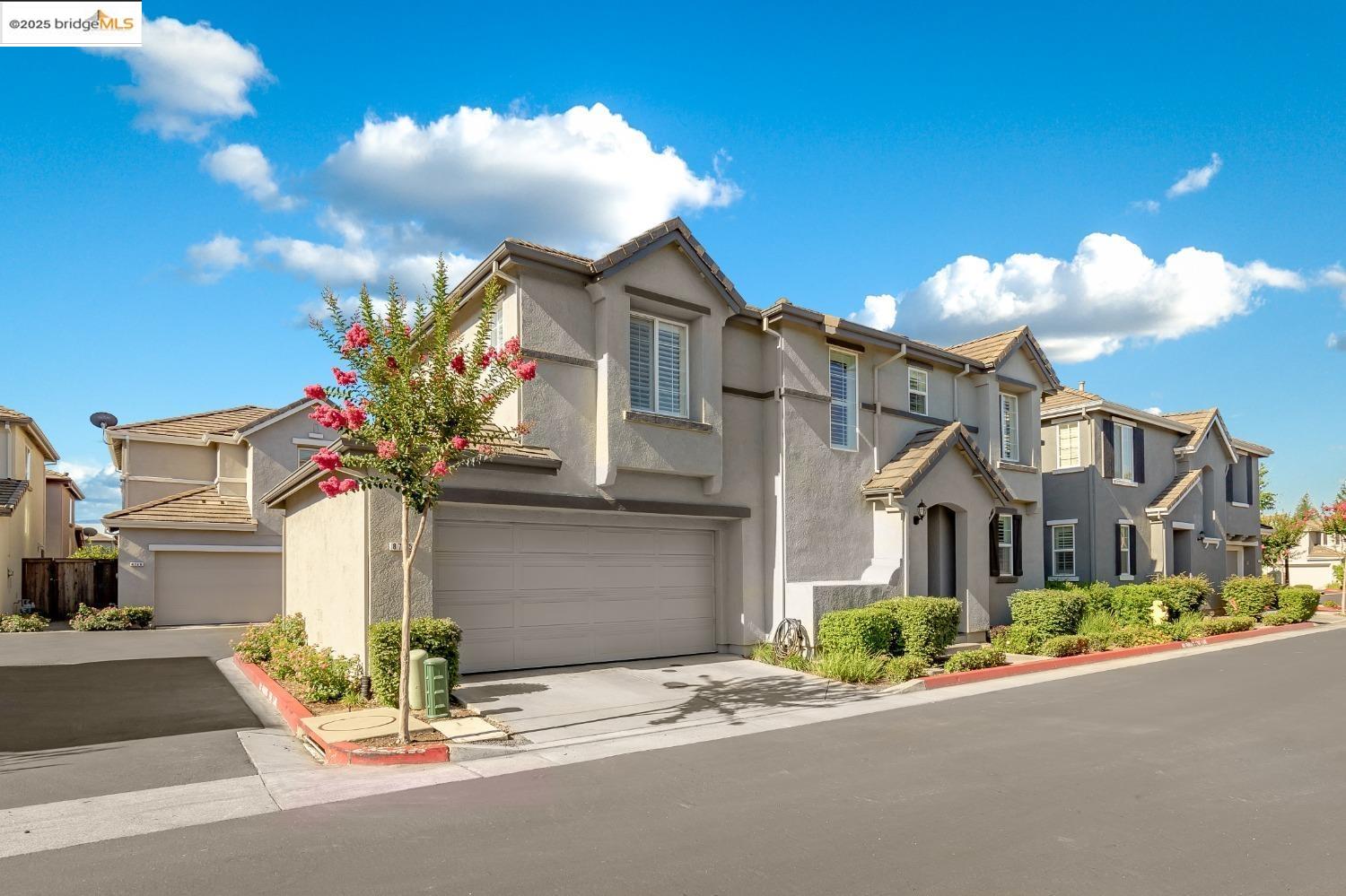 Detail Gallery Image 2 of 13 For 8725 Cortina Cir, Roseville,  CA 95678 - 3 Beds | 2/1 Baths