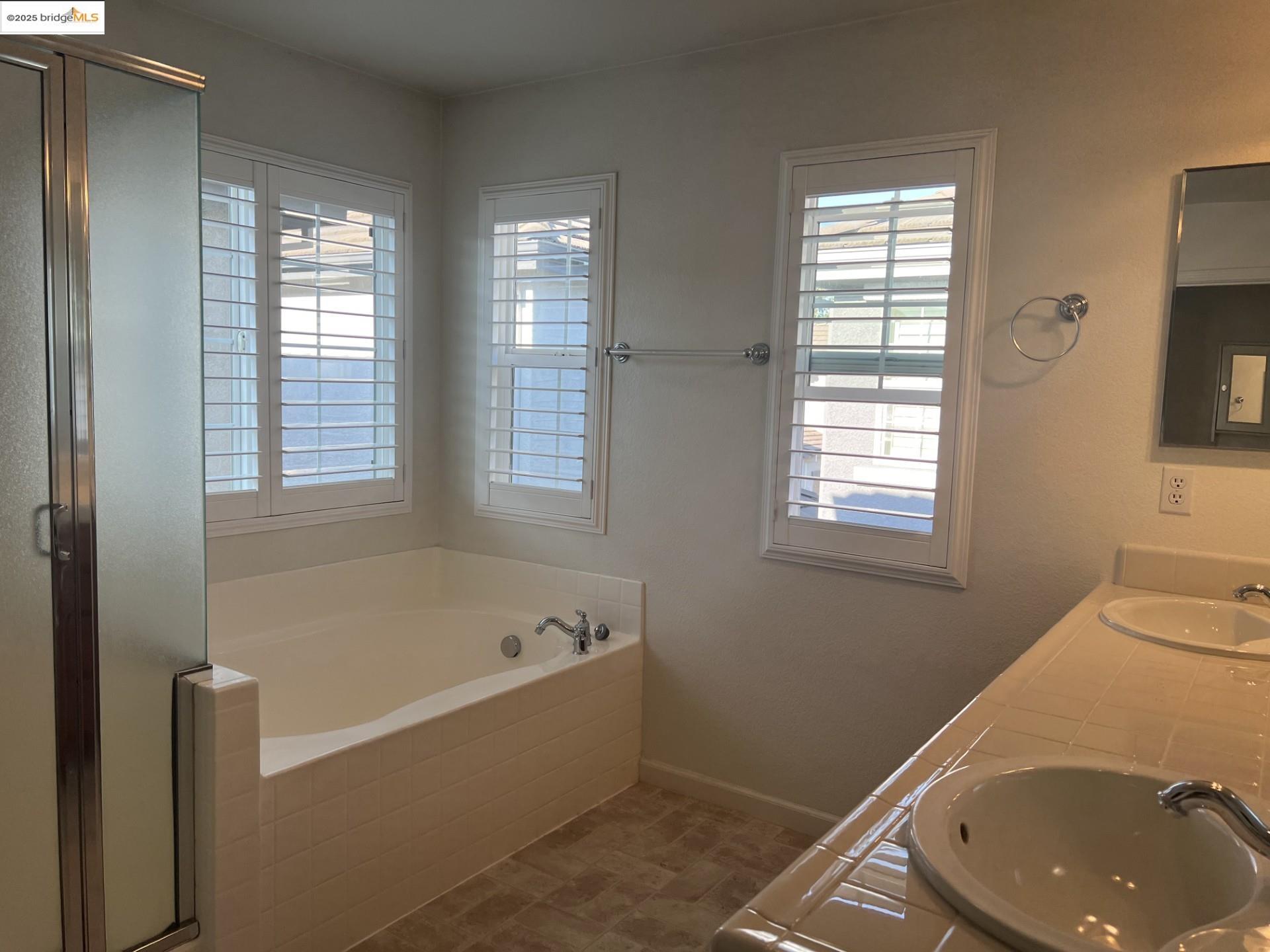 Detail Gallery Image 7 of 13 For 8725 Cortina Cir, Roseville,  CA 95678 - 3 Beds | 2/1 Baths