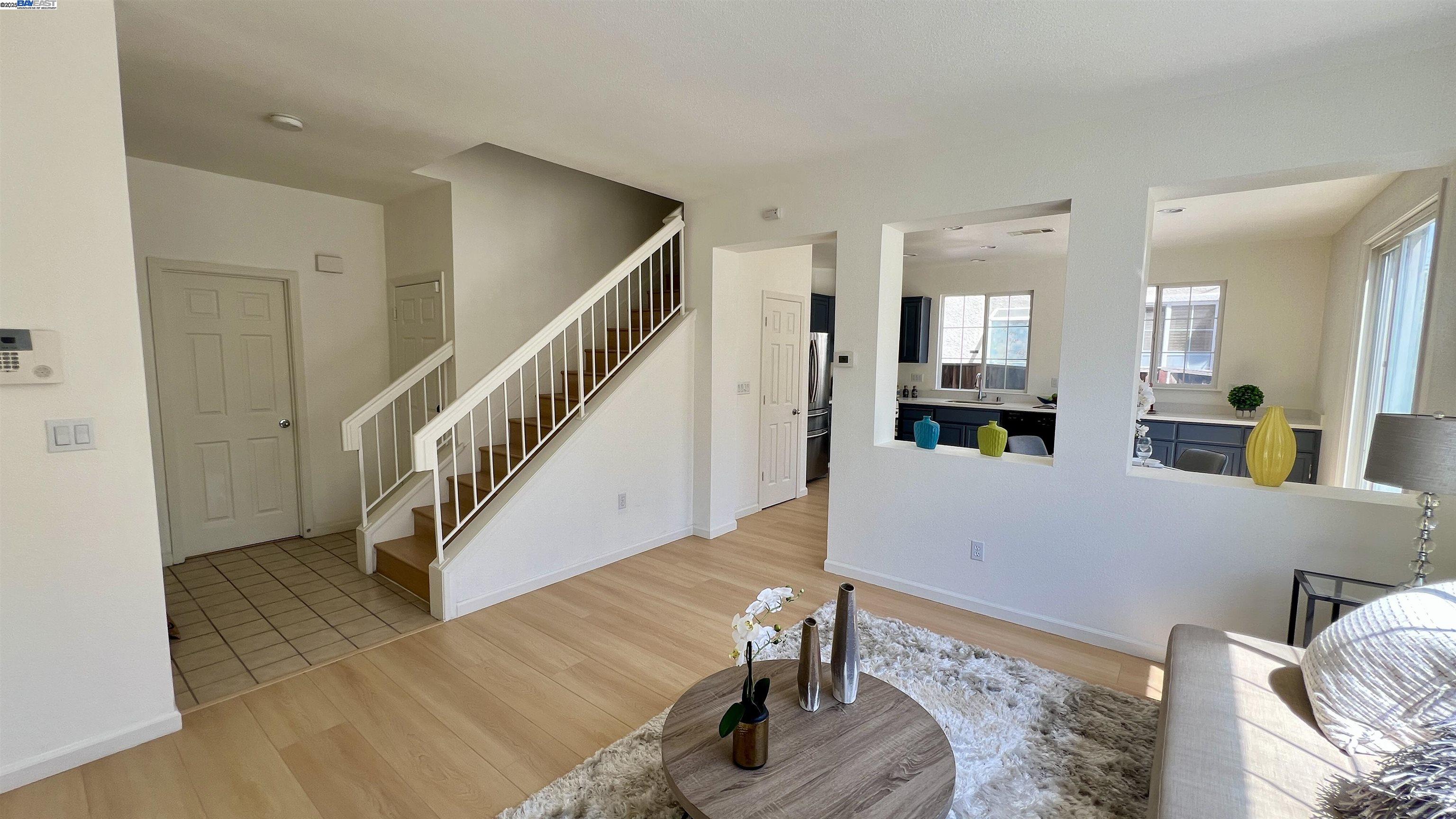 Detail Gallery Image 5 of 28 For 1028 Landmark Ct, Richmond,  CA 94806 - 4 Beds | 2/1 Baths