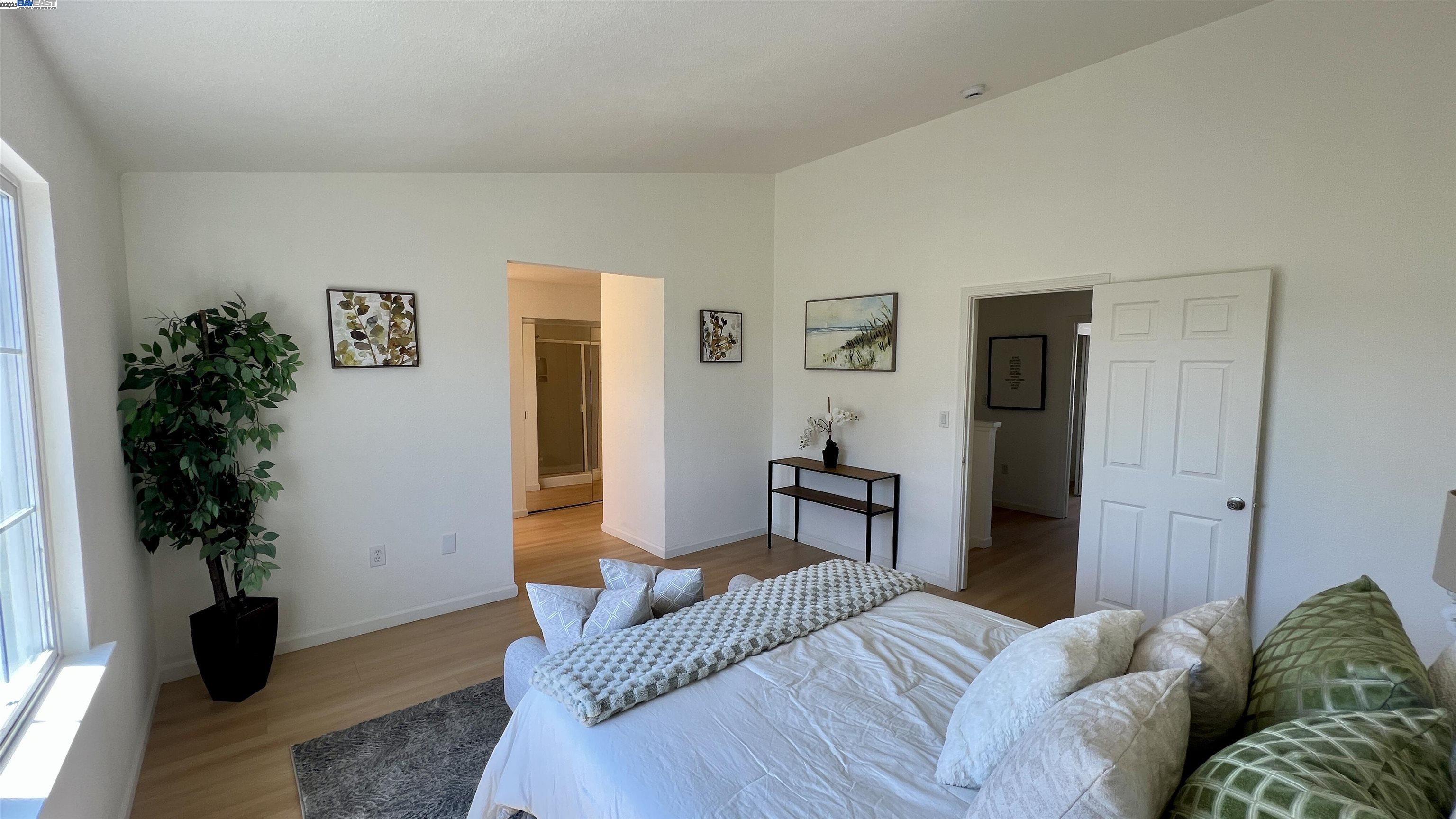 Detail Gallery Image 10 of 28 For 1028 Landmark Ct, Richmond,  CA 94806 - 4 Beds | 2/1 Baths