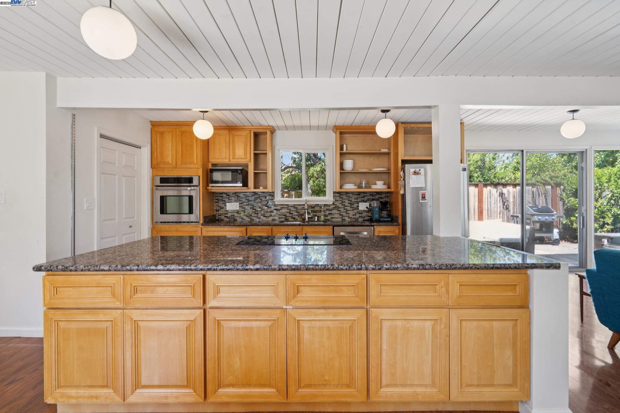 Detail Gallery Image 26 of 49 For 3767 Gainsborough Dr, Concord,  CA 94518 - 5 Beds | 2 Baths