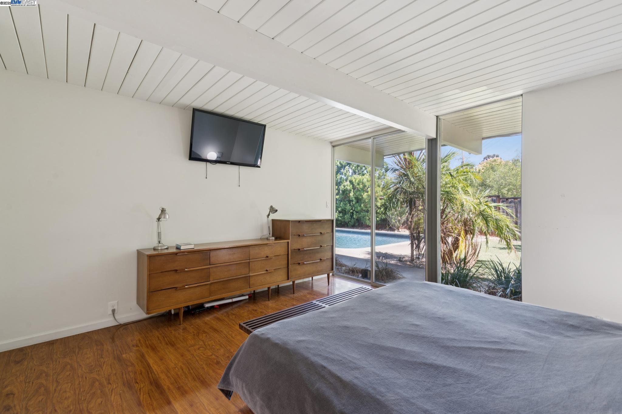 Detail Gallery Image 29 of 49 For 3767 Gainsborough Dr, Concord,  CA 94518 - 5 Beds | 2 Baths